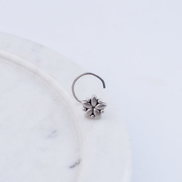 Delicate Sadafulee Nose pin (Pierced)