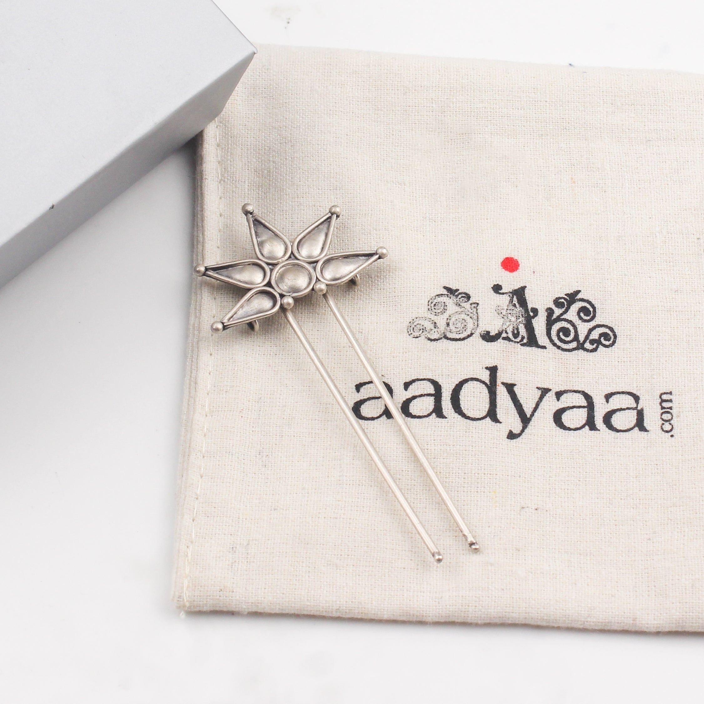 Itihaas Petal Hair Accessory – Small (Plus Pendant)