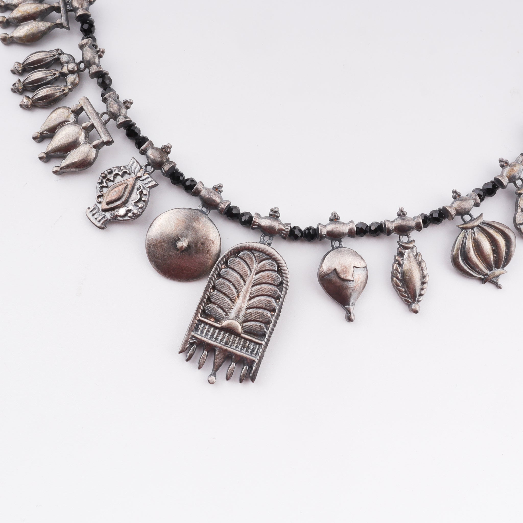 The Aadyaa Saaj (Oxidized Silver, Black spinel) Small