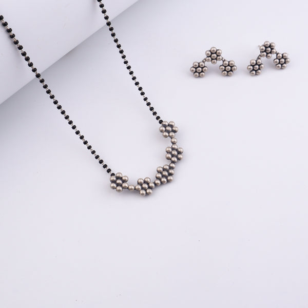 Silver 5 Kudi Mangalsutra Set jewelry with black beads and silver pendants