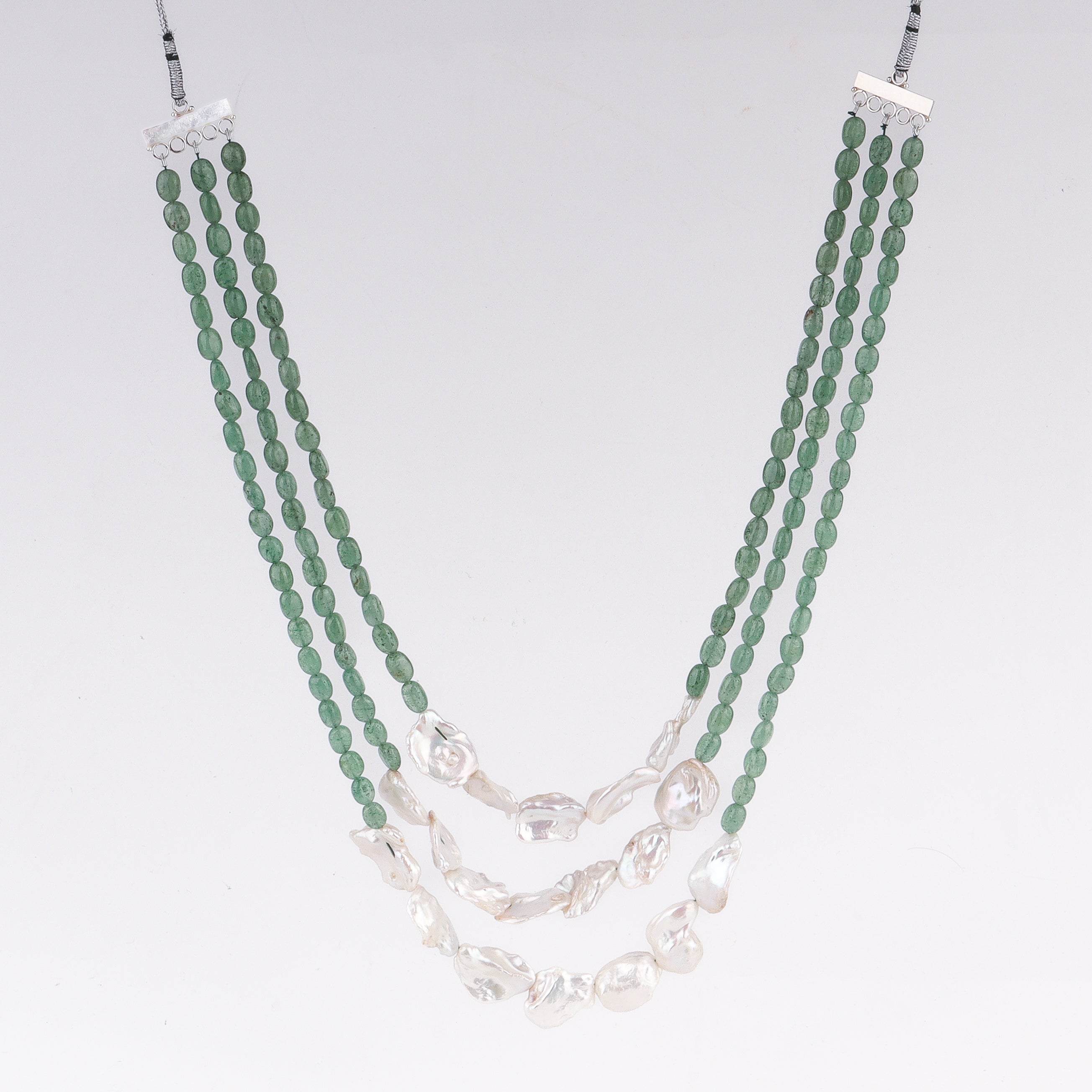 Handcrafted luxe necklace with green quartz and baroque pearls polished finish