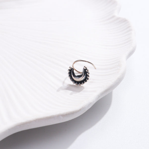 Traditional Maharashtra silver nose pin with black beads