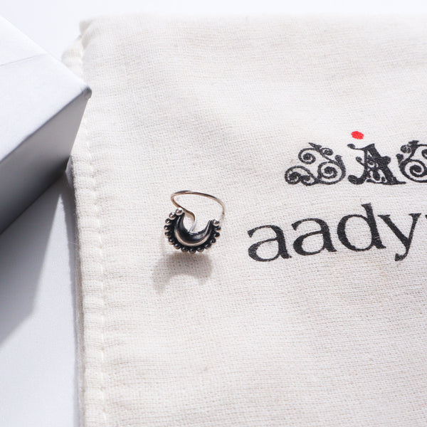 Traditional Maharashtrian Chandrakor nose pin in sterling silver