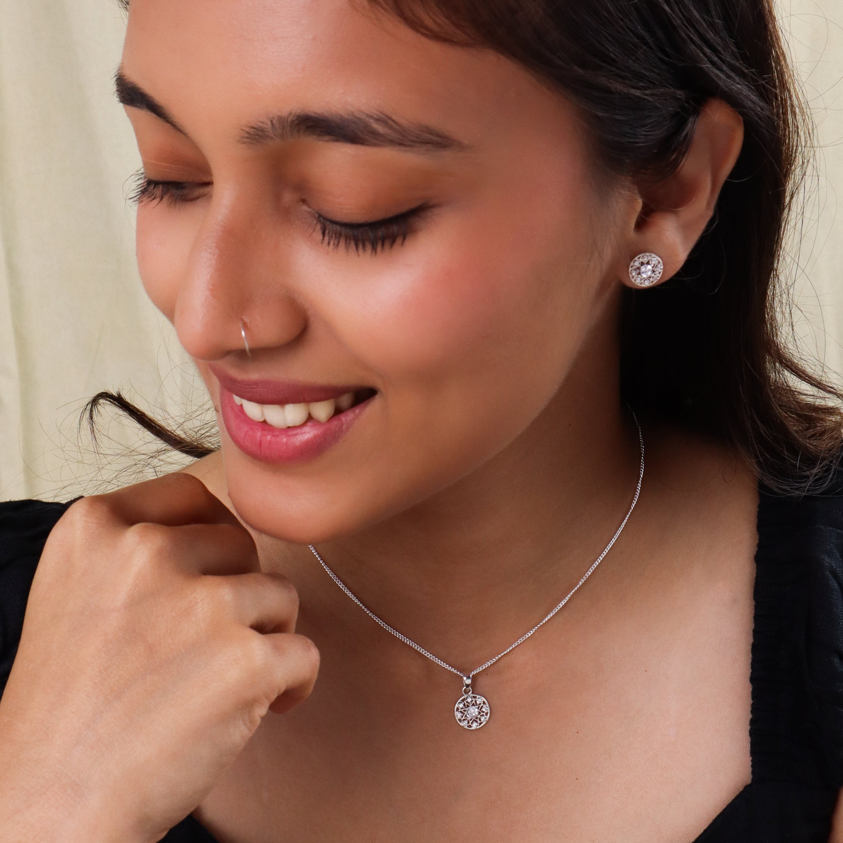 Silver Stone Studded Zircon Set With Chain