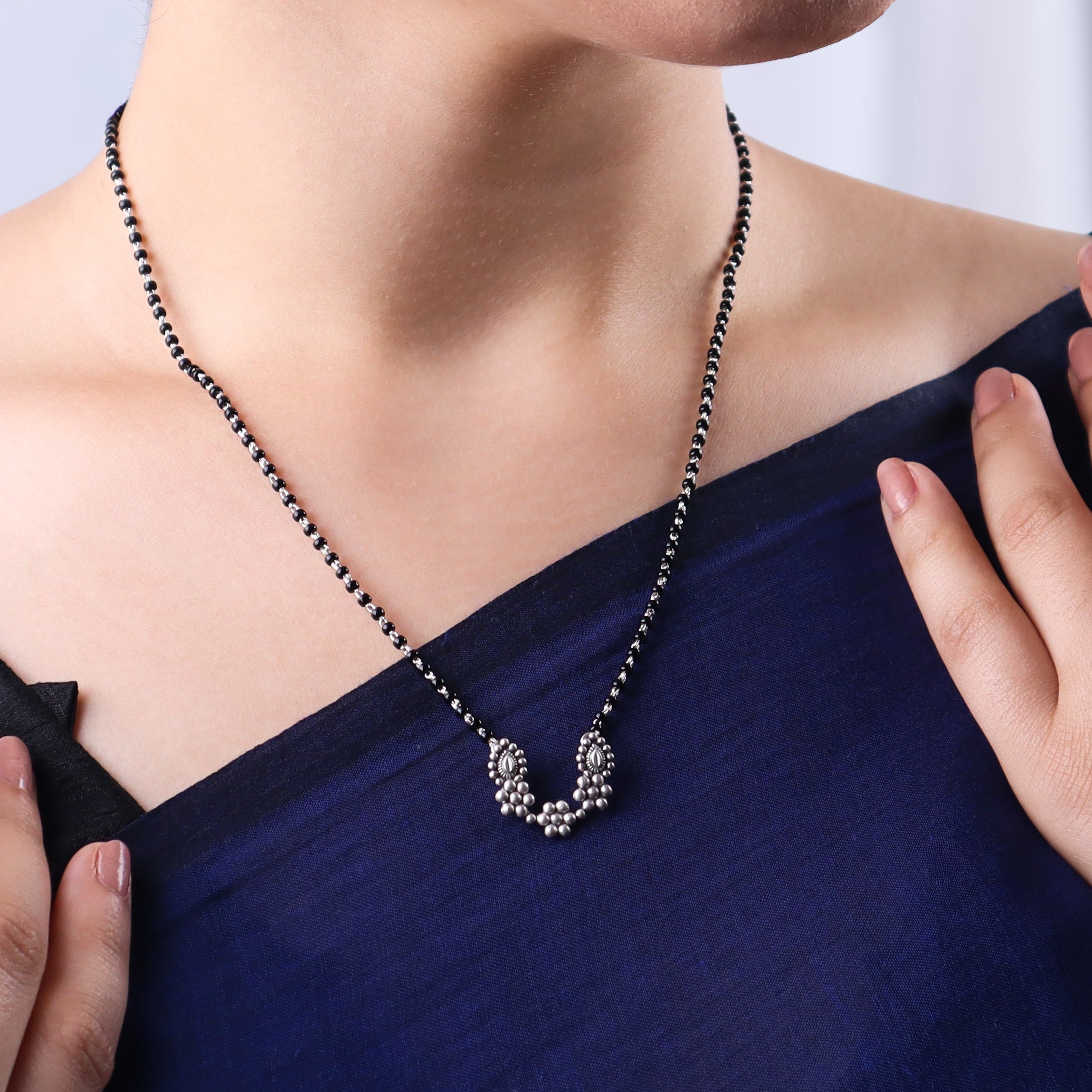 Itihaas Kudi Nath Mangalsutra ( Motif size : Small )