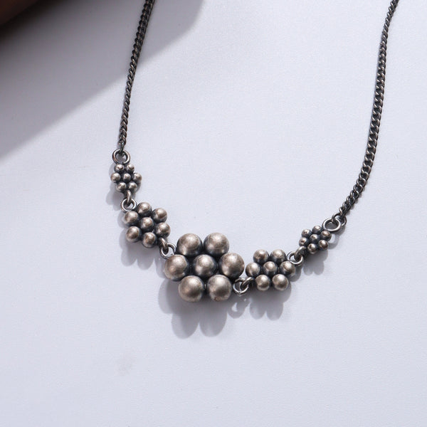 Silver 5 Kudi Choker necklace with beaded pendant