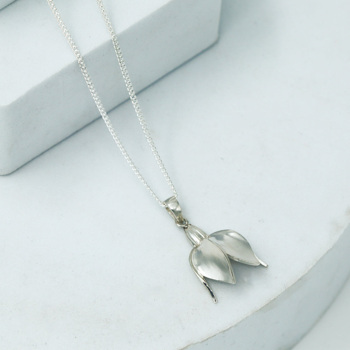 Summer Snowflake Silver Necklace