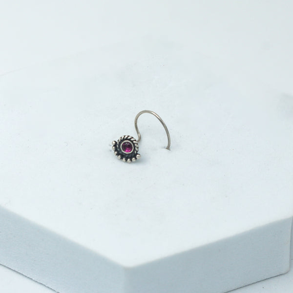 Small crescent silver nose pin design