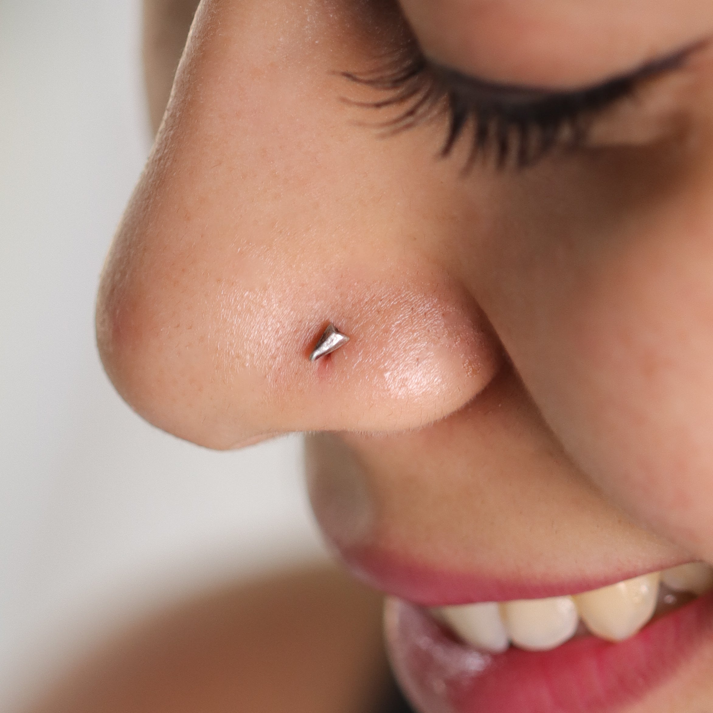 Silver Bud Nose Pin