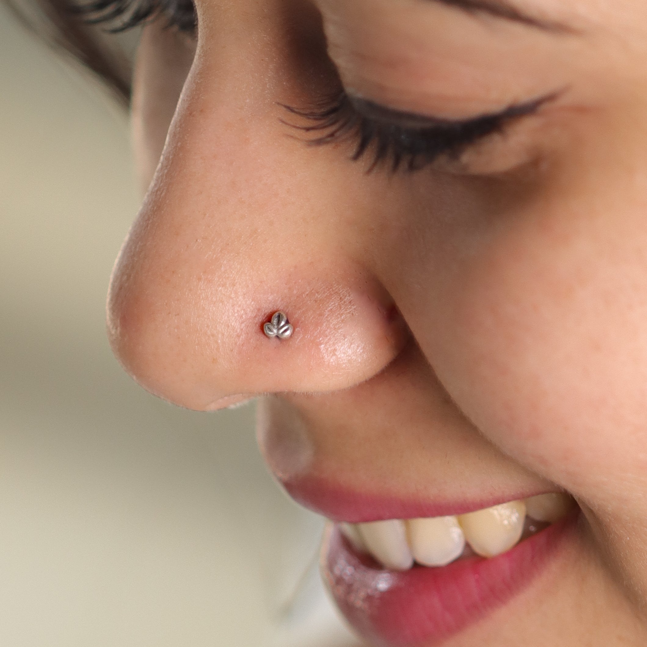 Silver Leafy Nose pin
