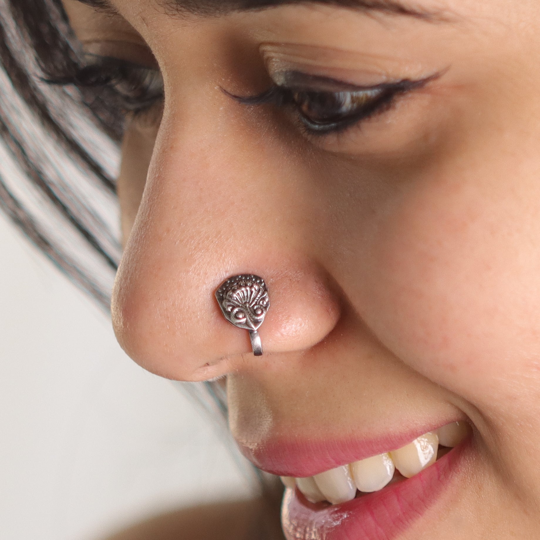 Sheshnaag Nose pin (Clip on)