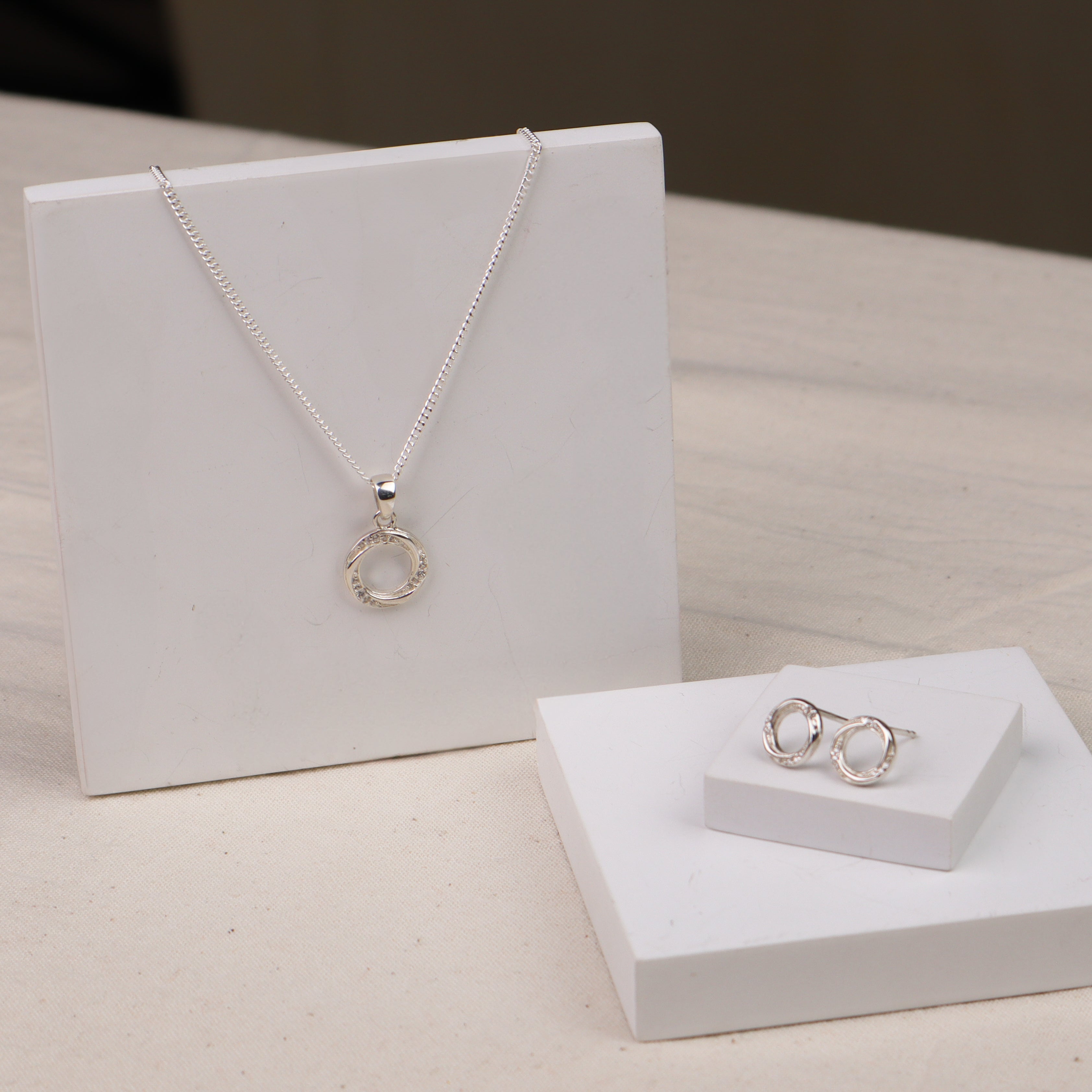 Silver Swirl Zircon Set with Chain