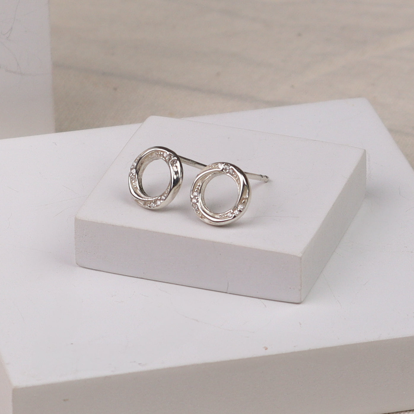 Silver Swirl Zircon Set with Chain