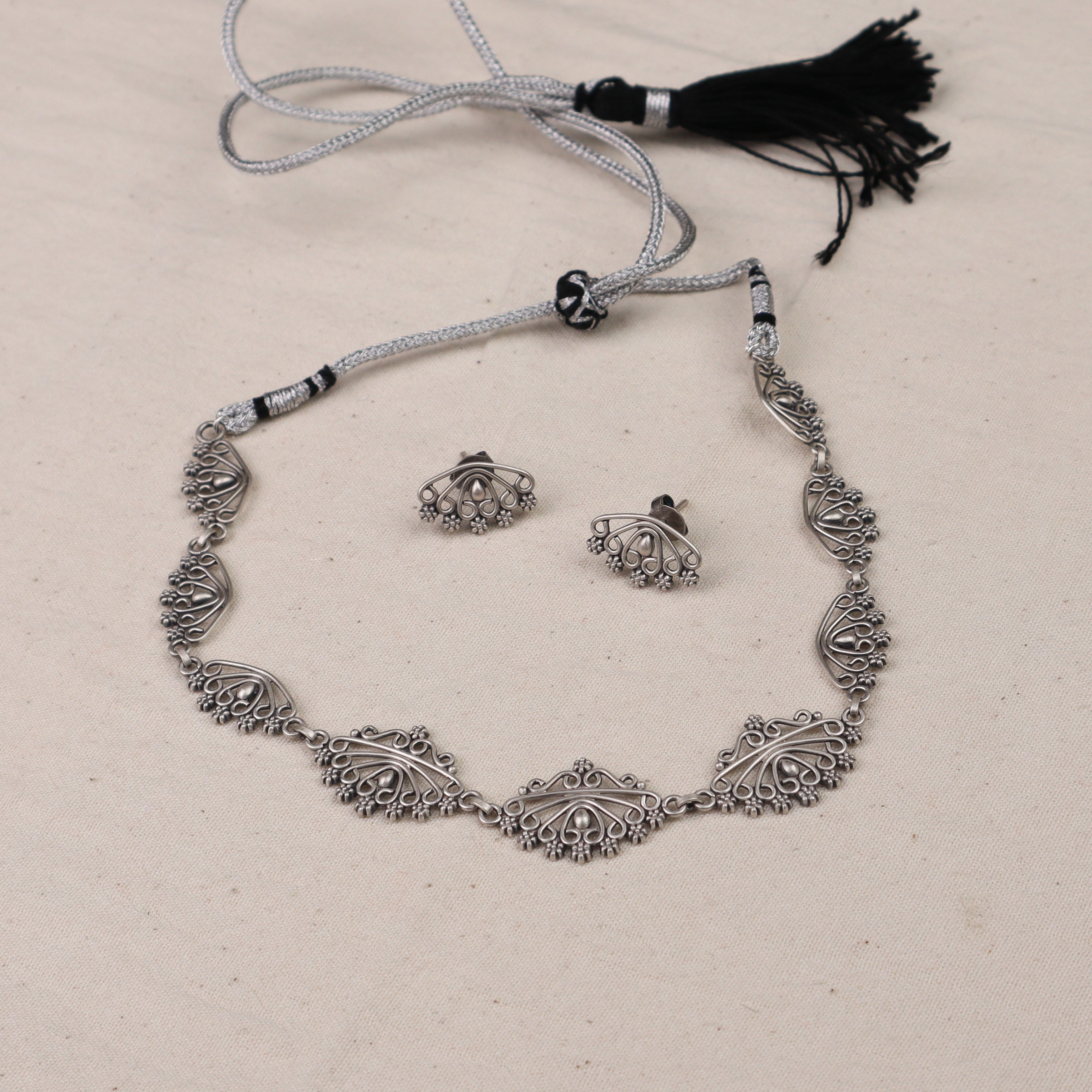 Silver Padma Nakshi Set