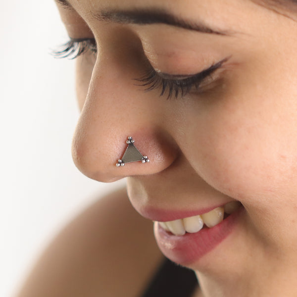 Triangle silver nose pin detailing