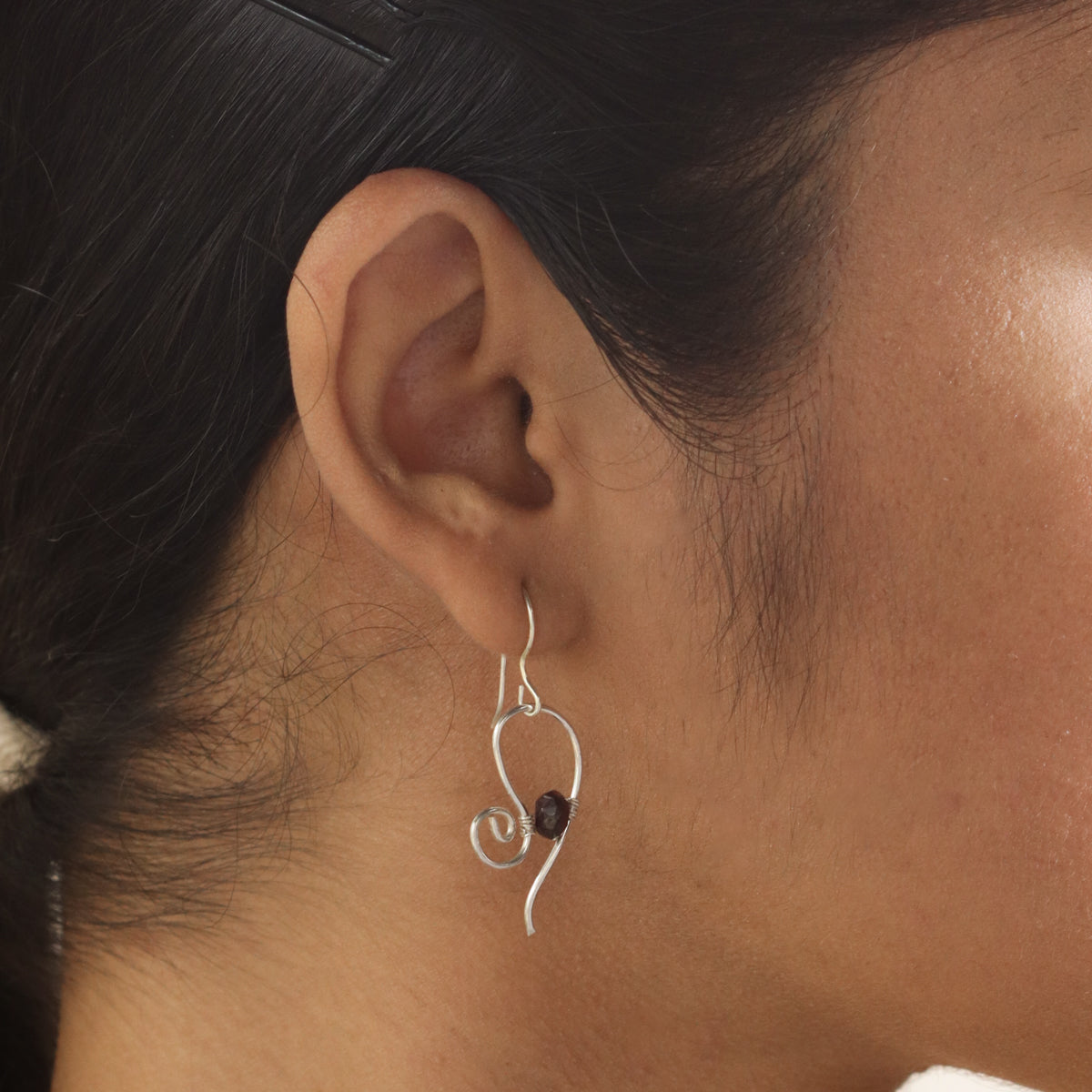 Silver Sparkle Earring with Garnet