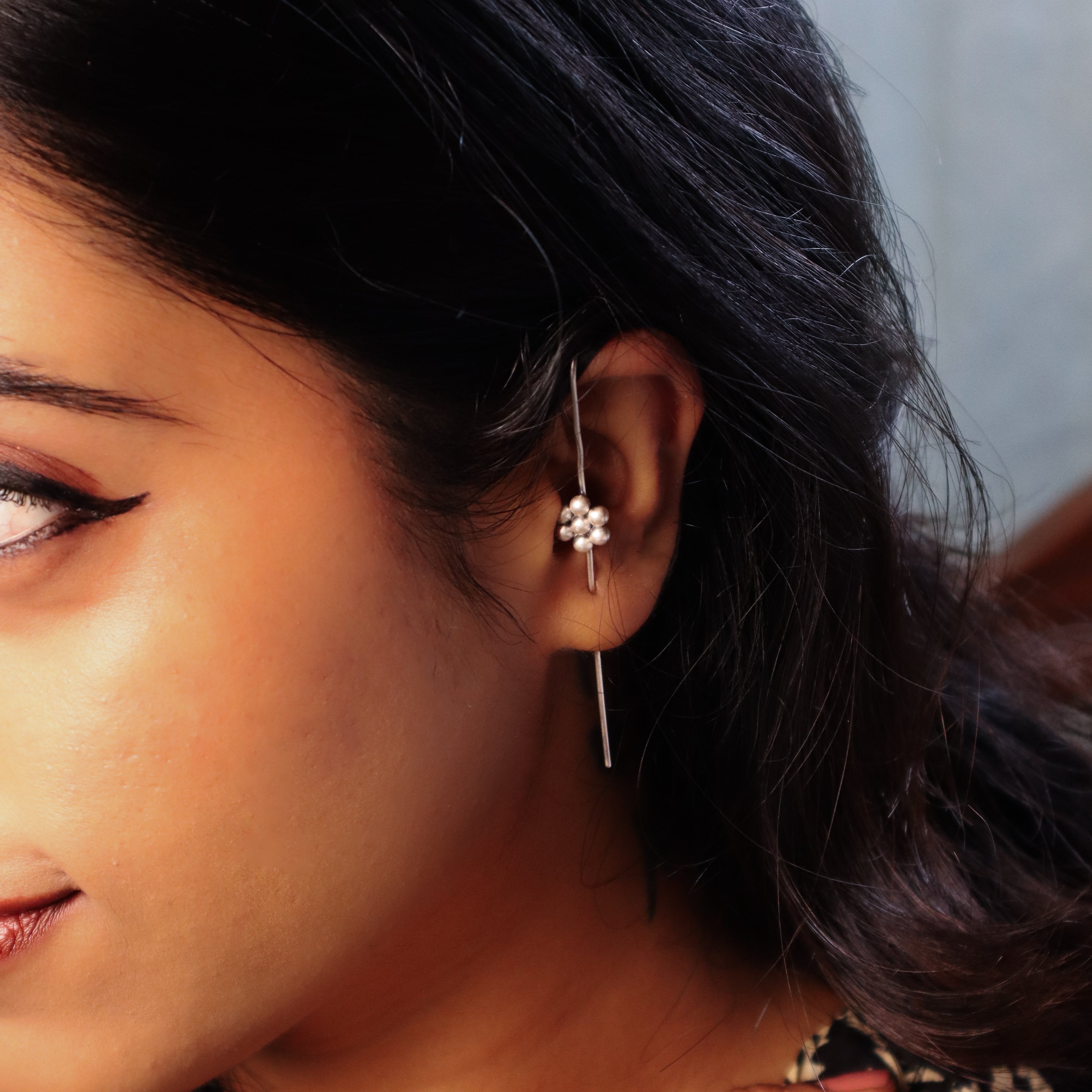 Silver Kudi Motif Single Earcuff