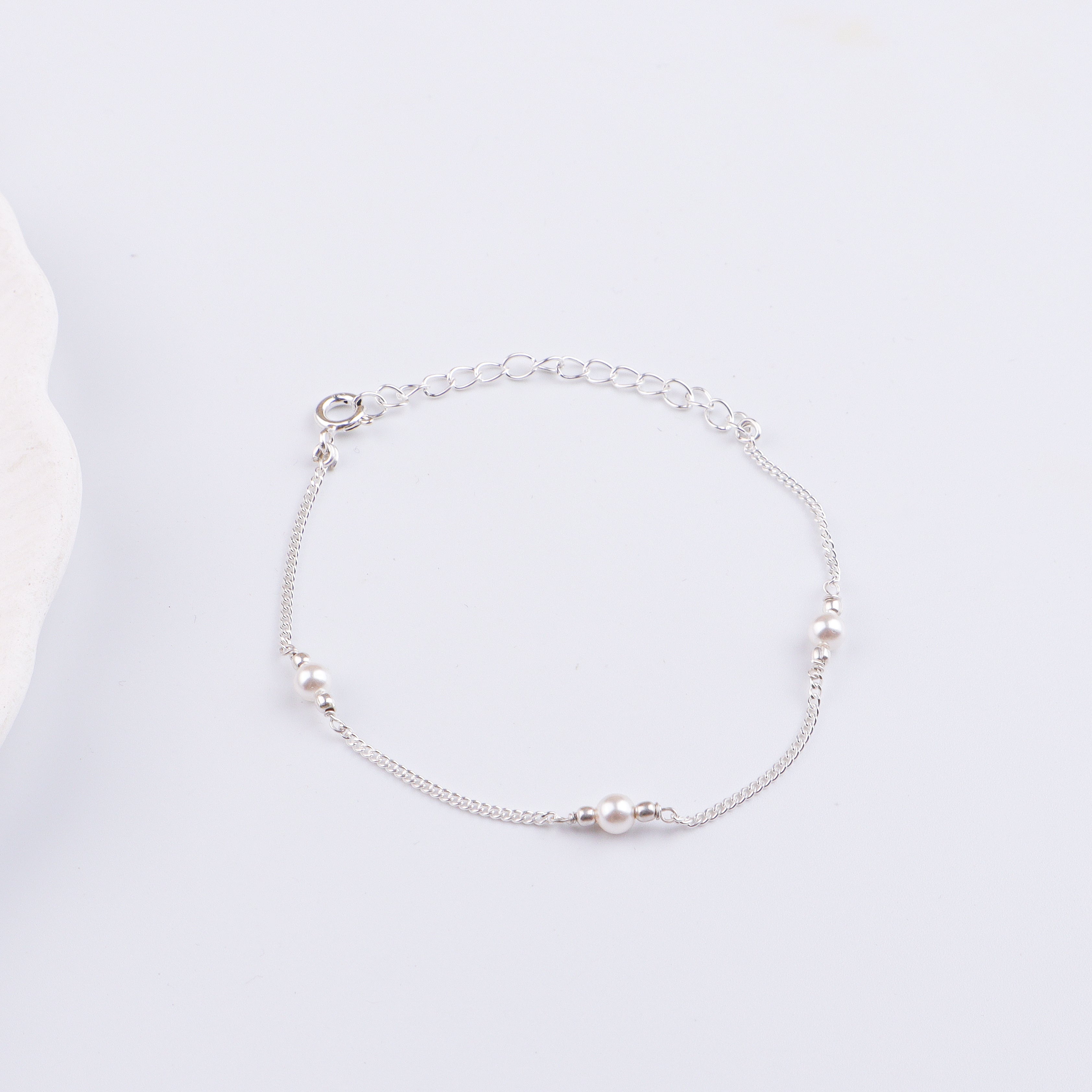 White Pearl Silver Chain Bracelet (Project Handmade)