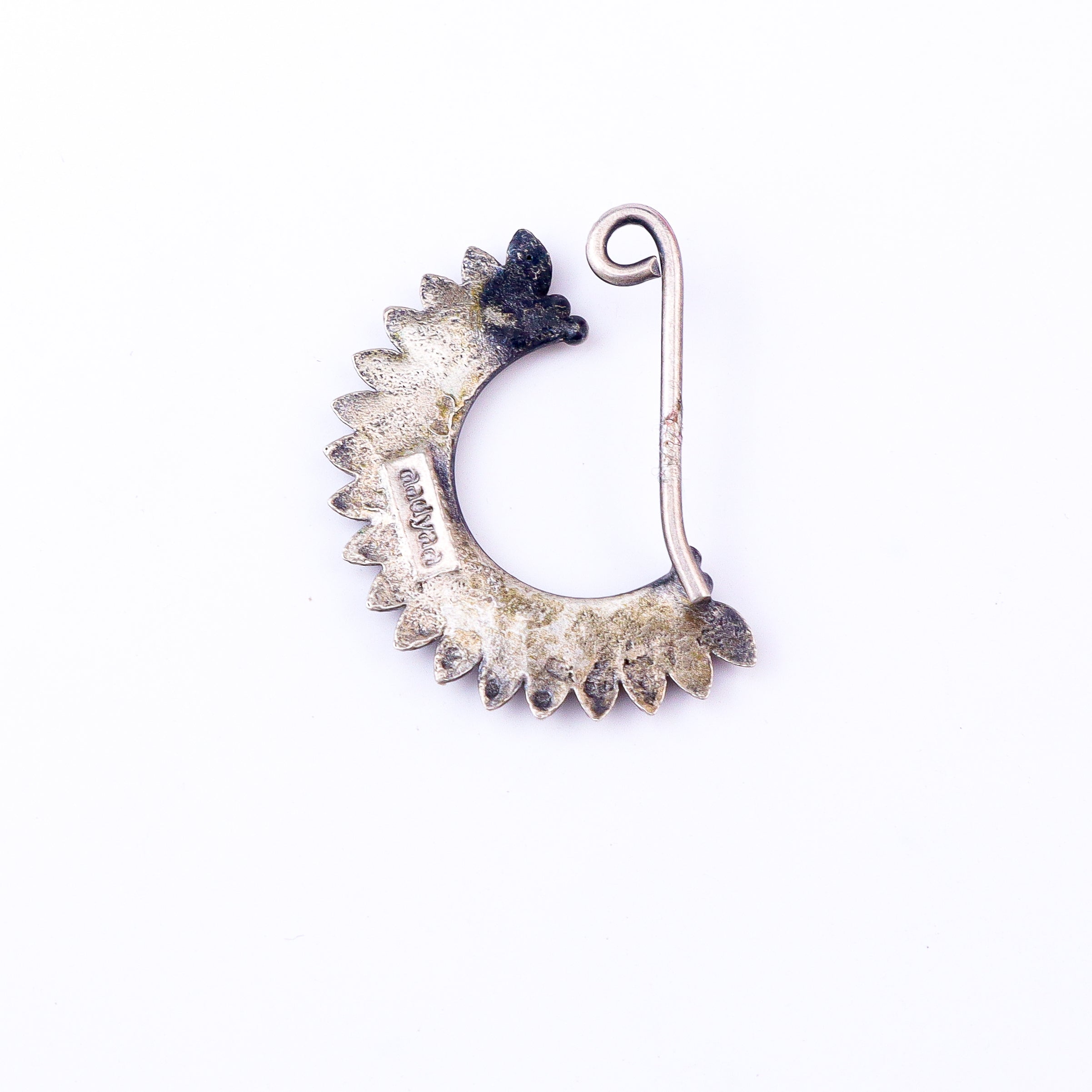 filigree petal detailing on silver nath