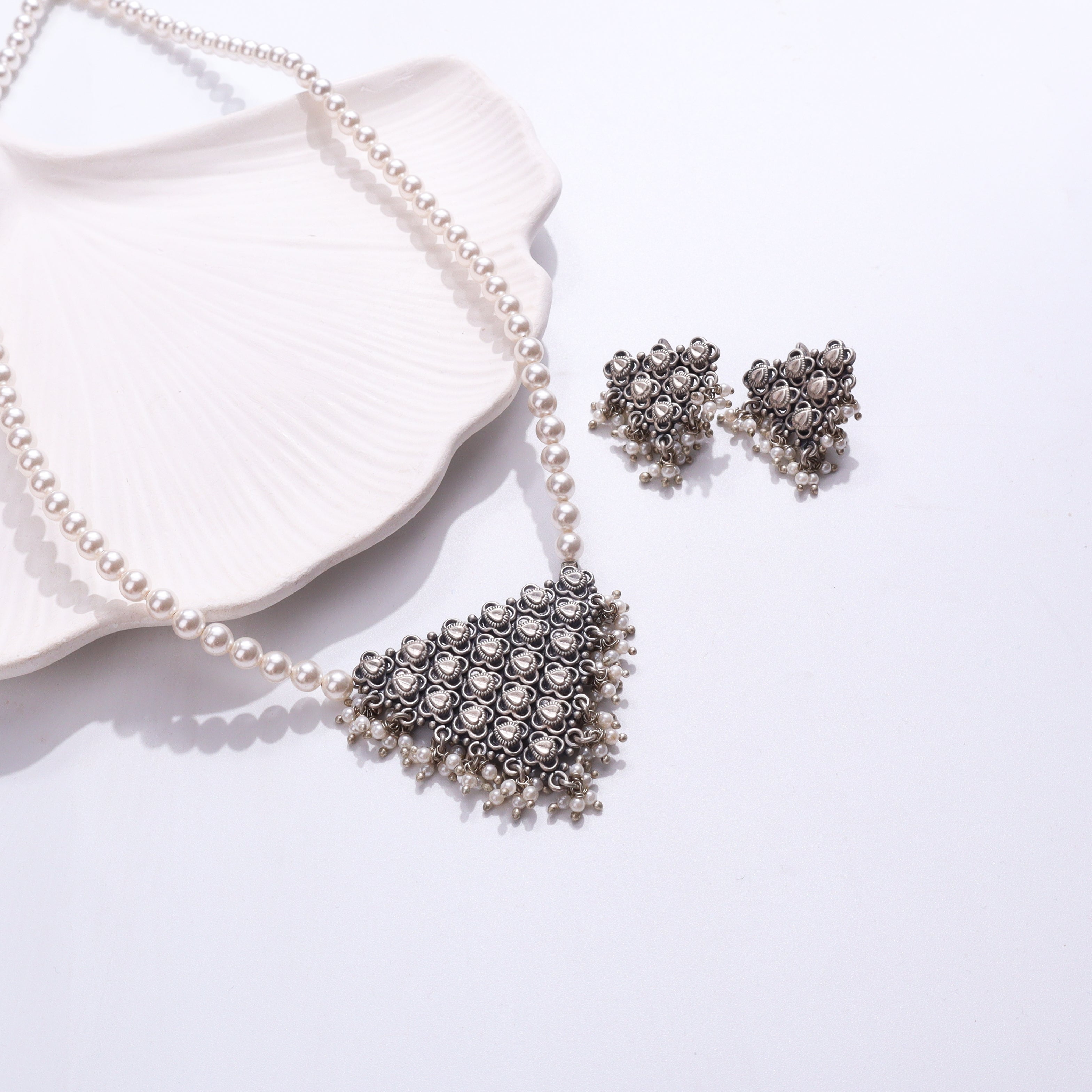 Silver Pyramid Pearl Necklace Set