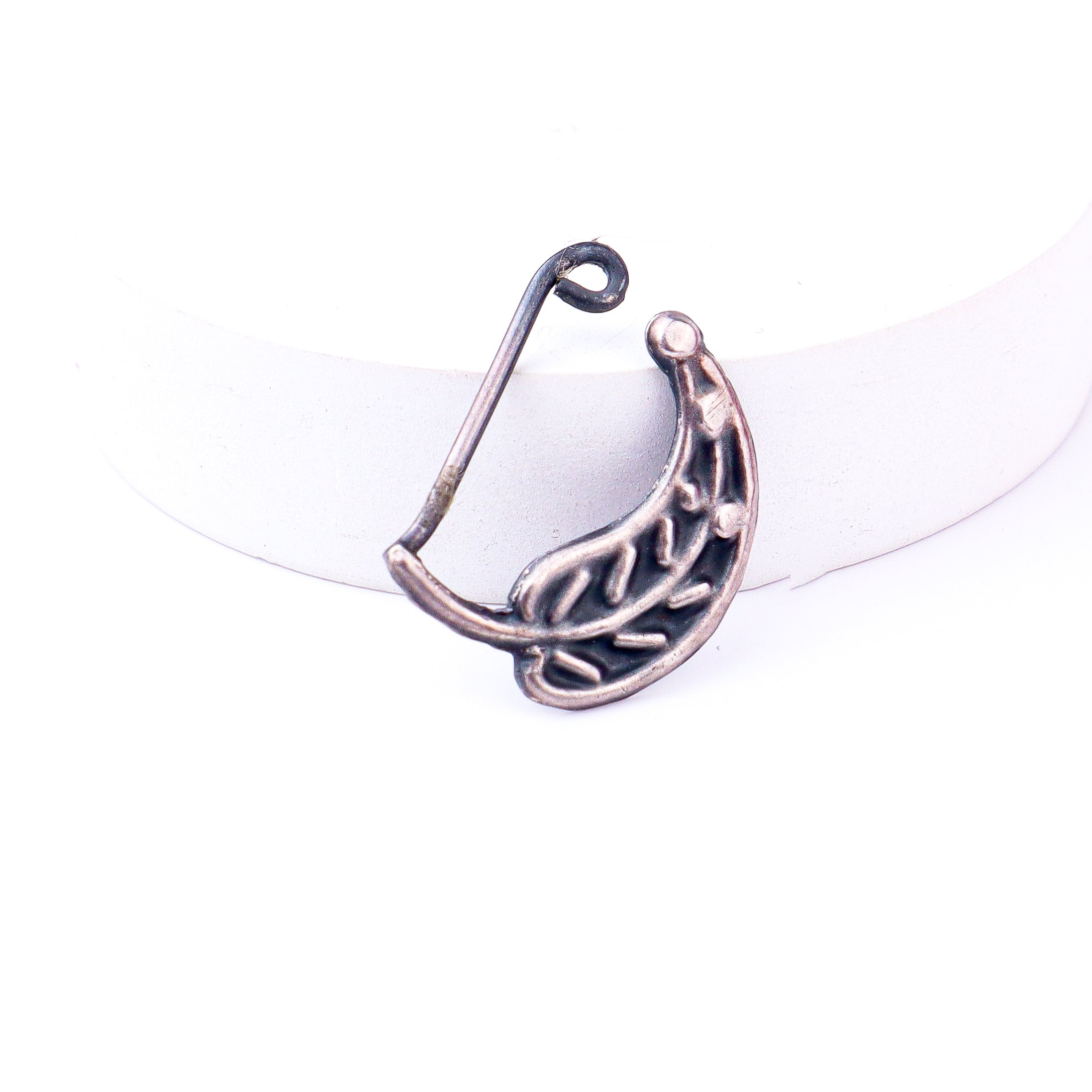 wear silver leaf nath left clip on for traditional styling