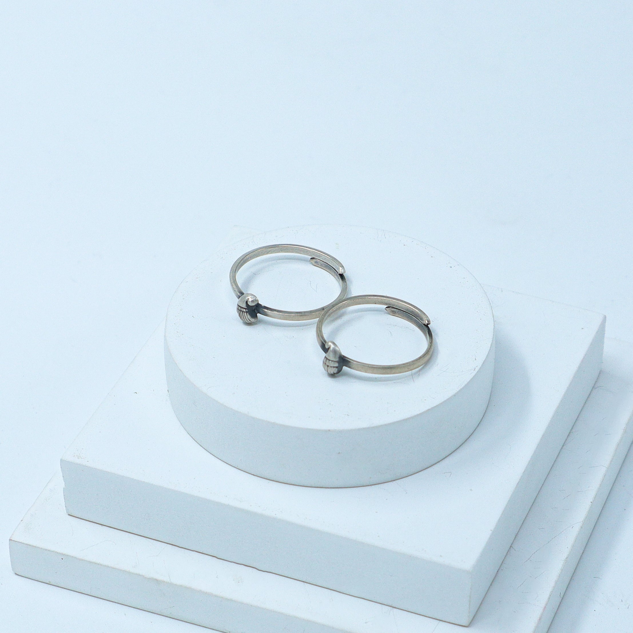 Tiny silver Adjustable Toe ring (Koyari)