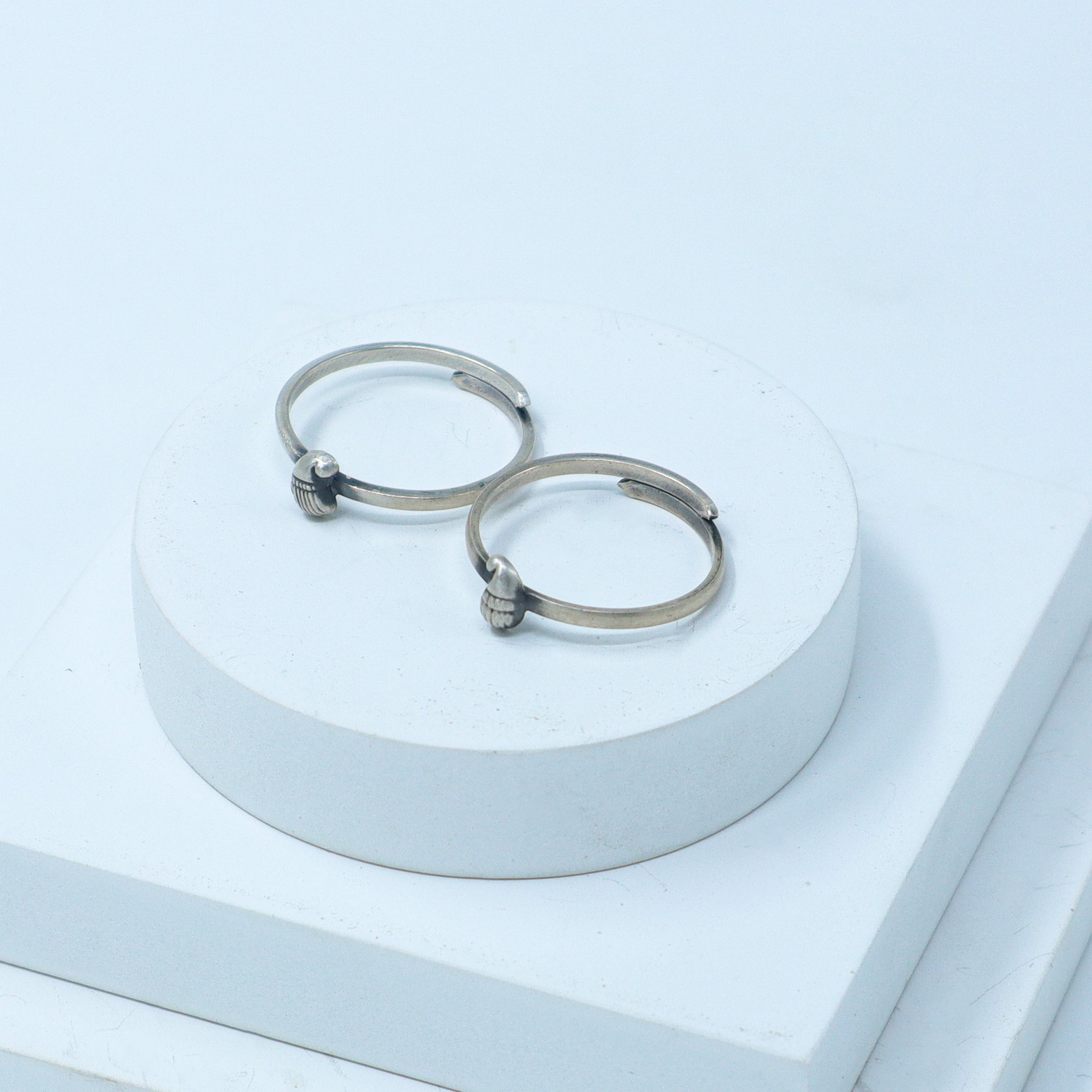 Tiny silver Adjustable Toe ring (Koyari)