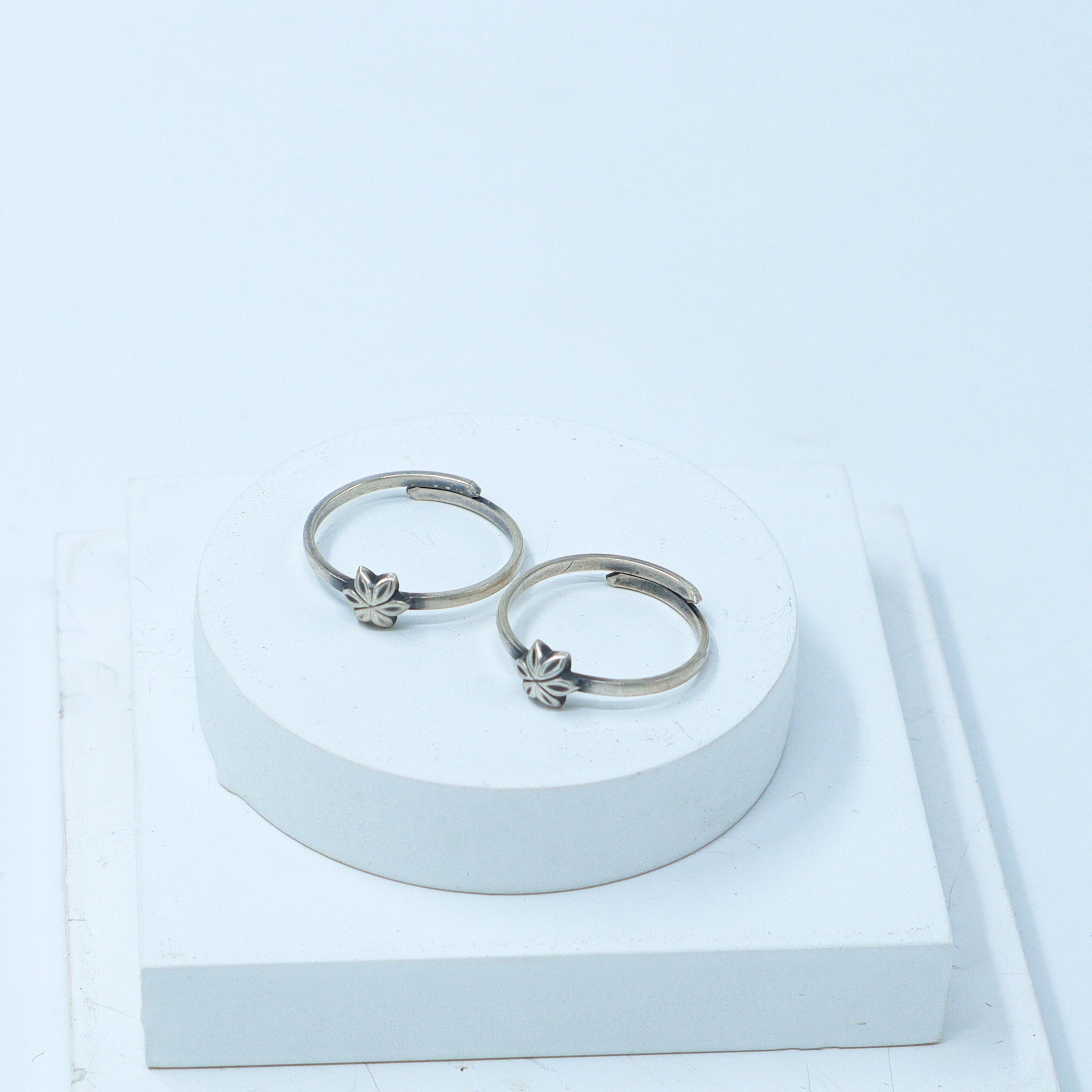 Tiny Silver Adjustable Toe ring (6-petaled flower)
