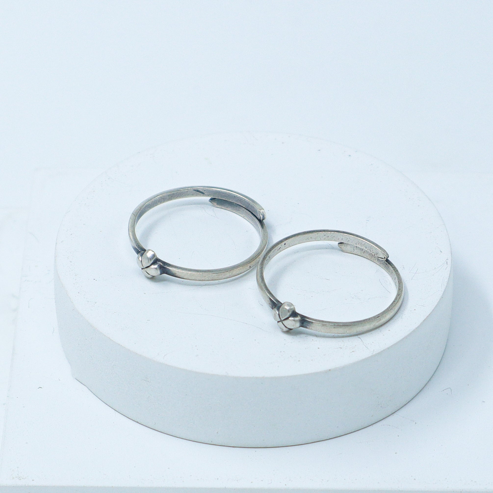 Silver Adjustable Toe ring (Flower)