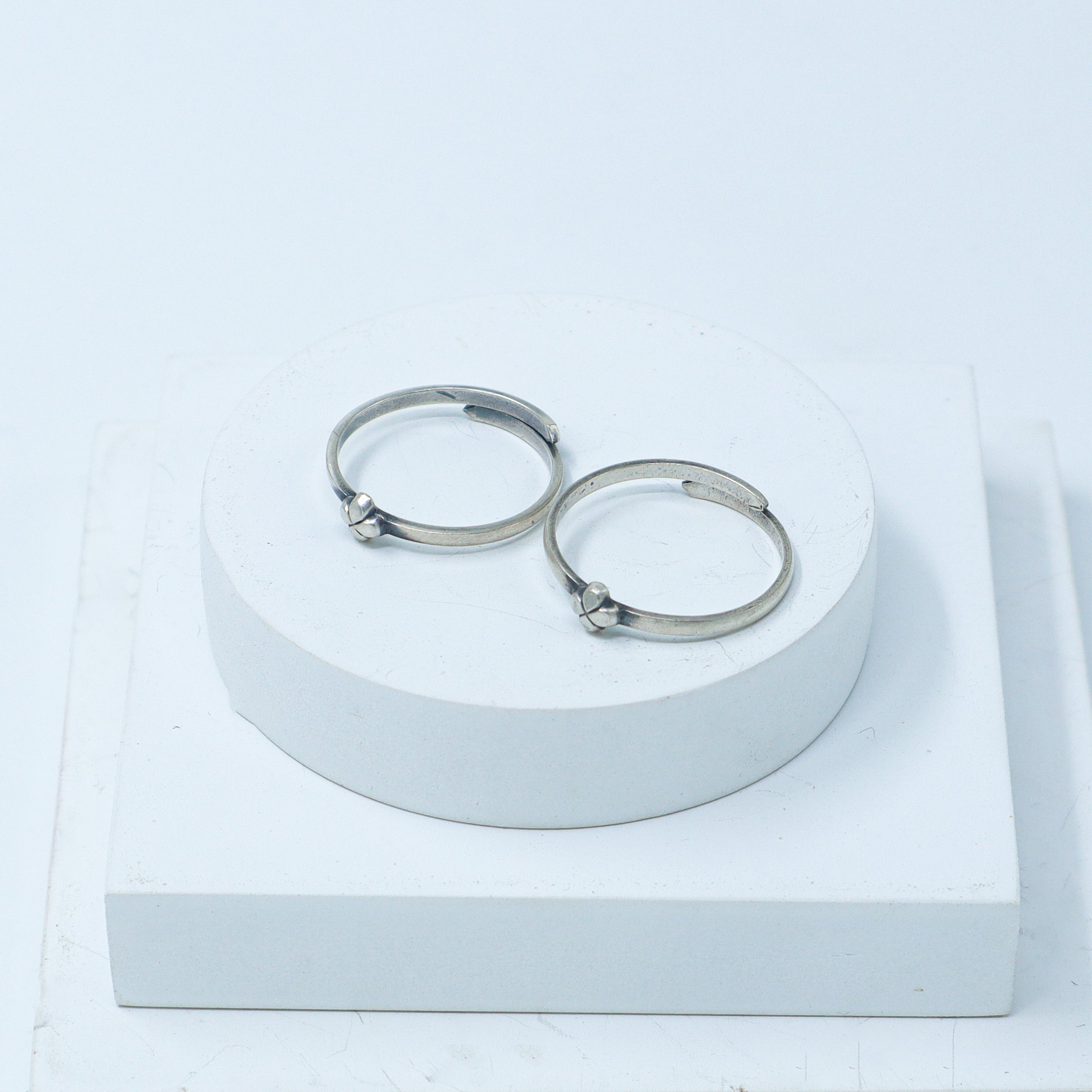 Silver Adjustable Toe ring (Flower)