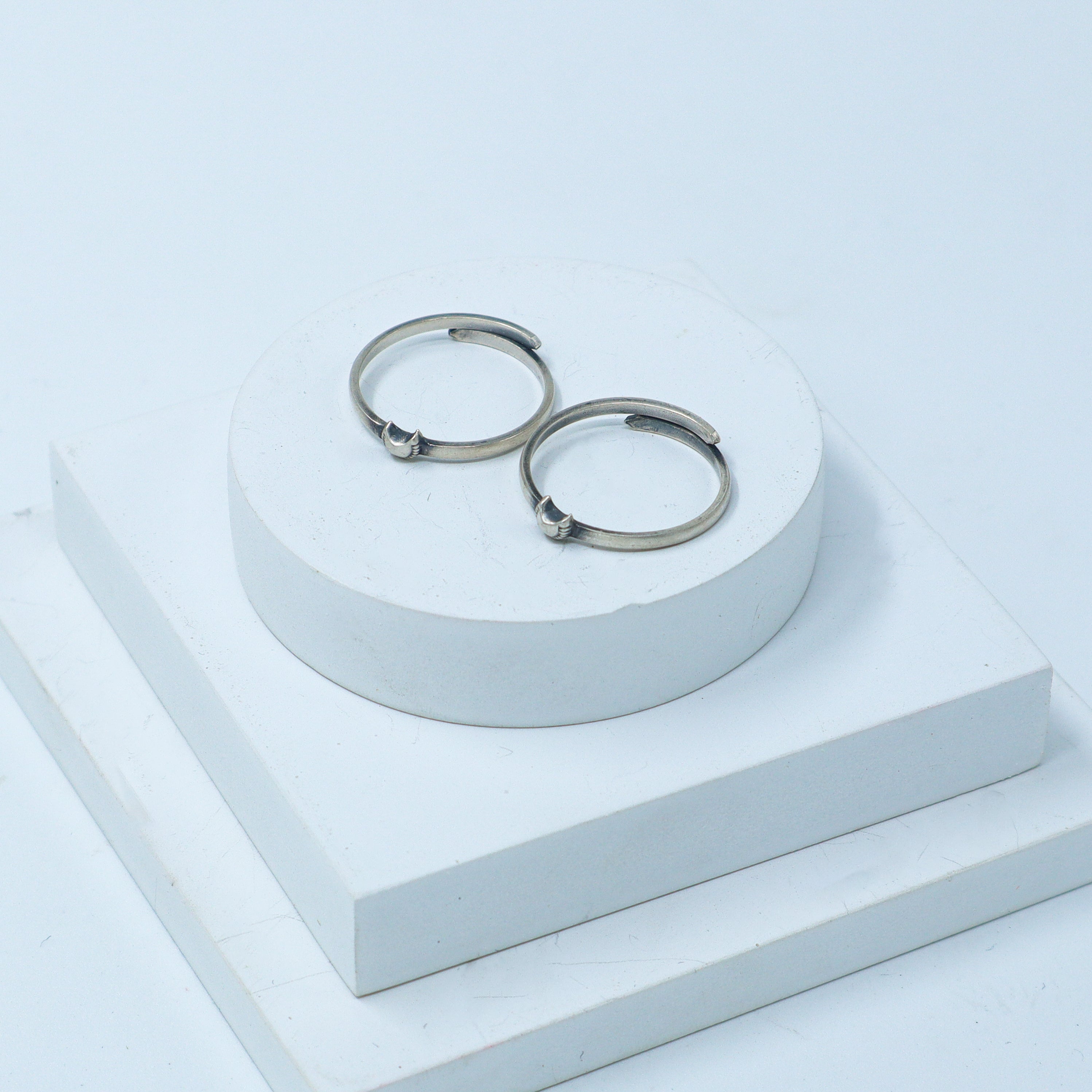 Tiny Silver Adjustable Toe ring (Moon)