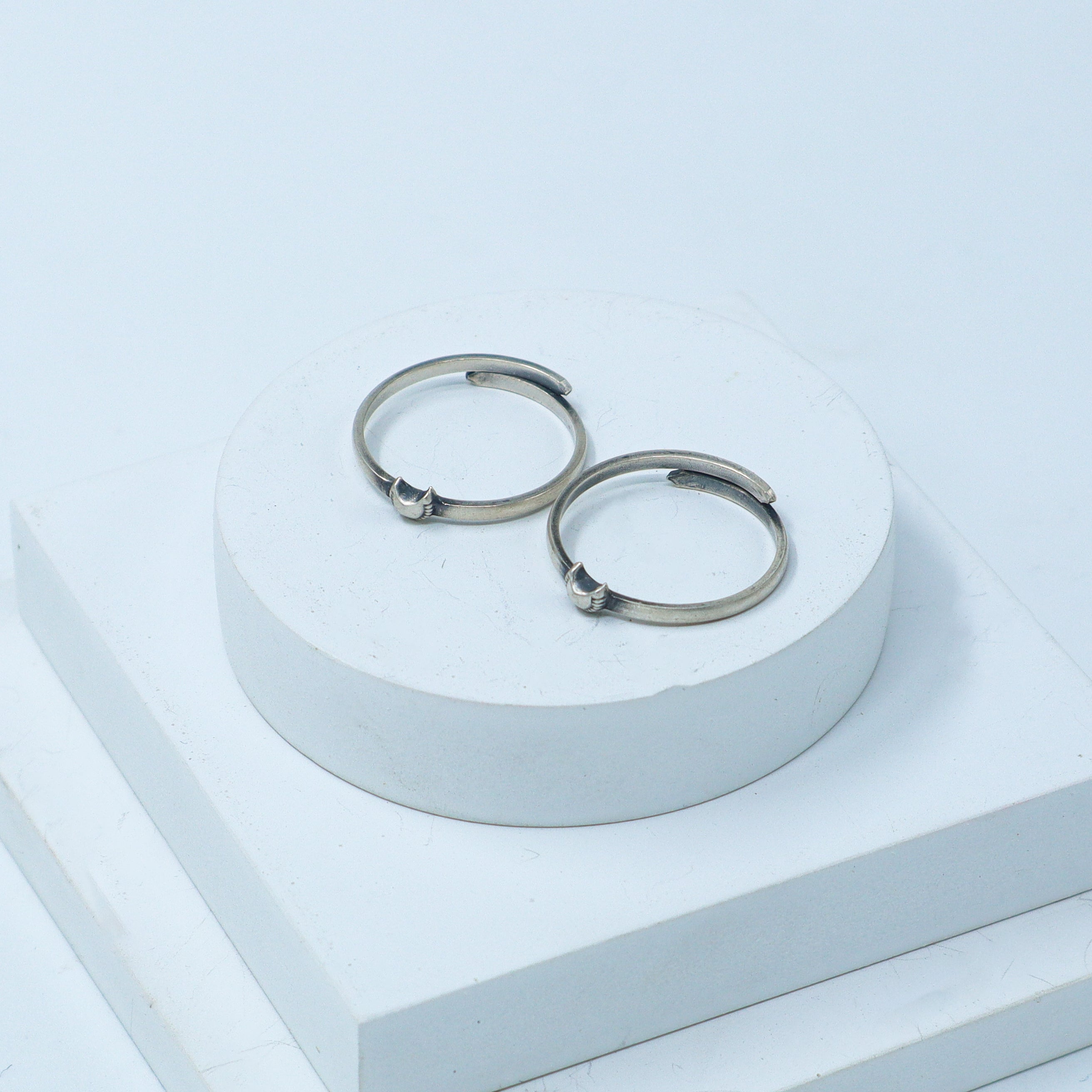 Tiny Silver Adjustable Toe ring (Moon)