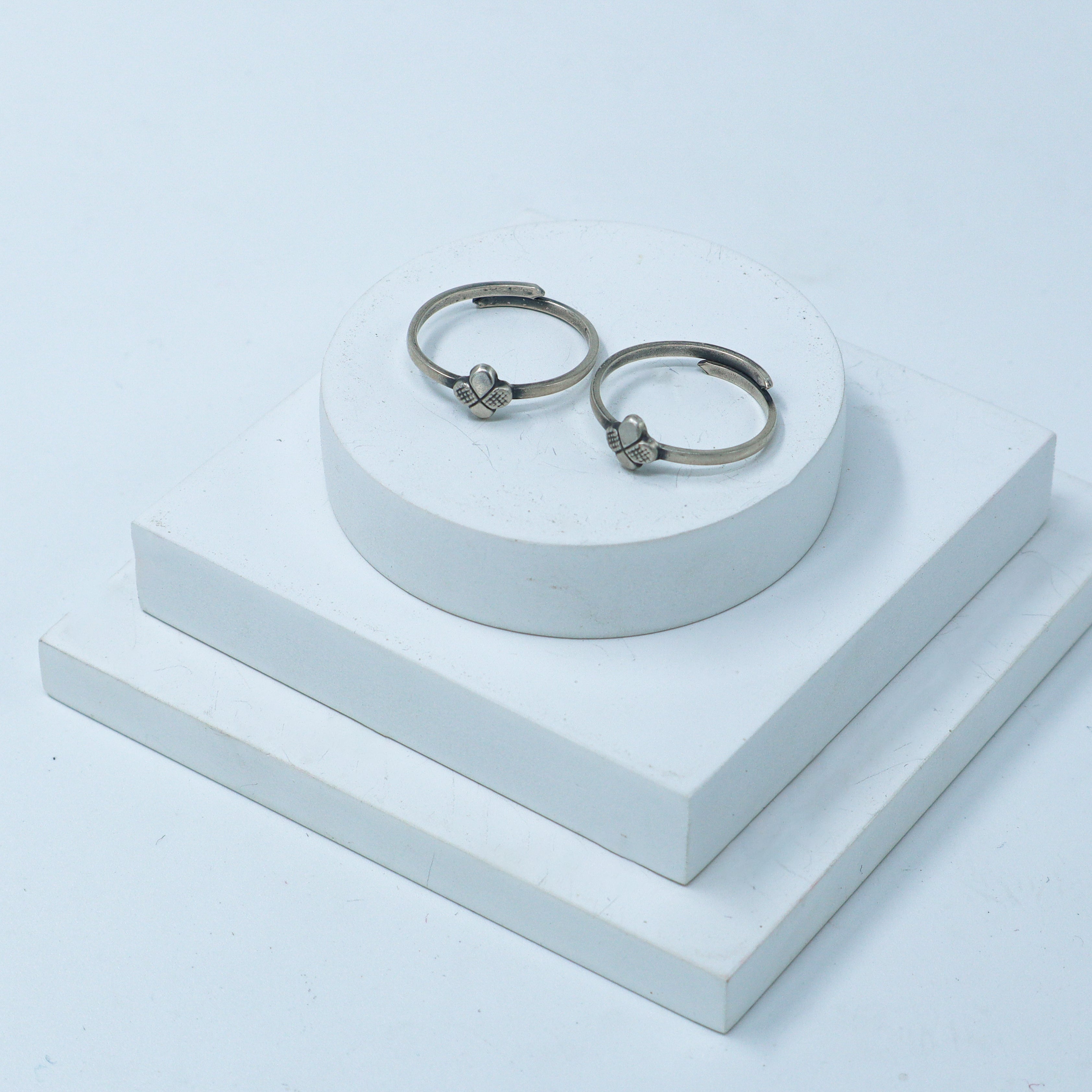 Silver Adjustable Toe ring (Textured 4-petaled flower)