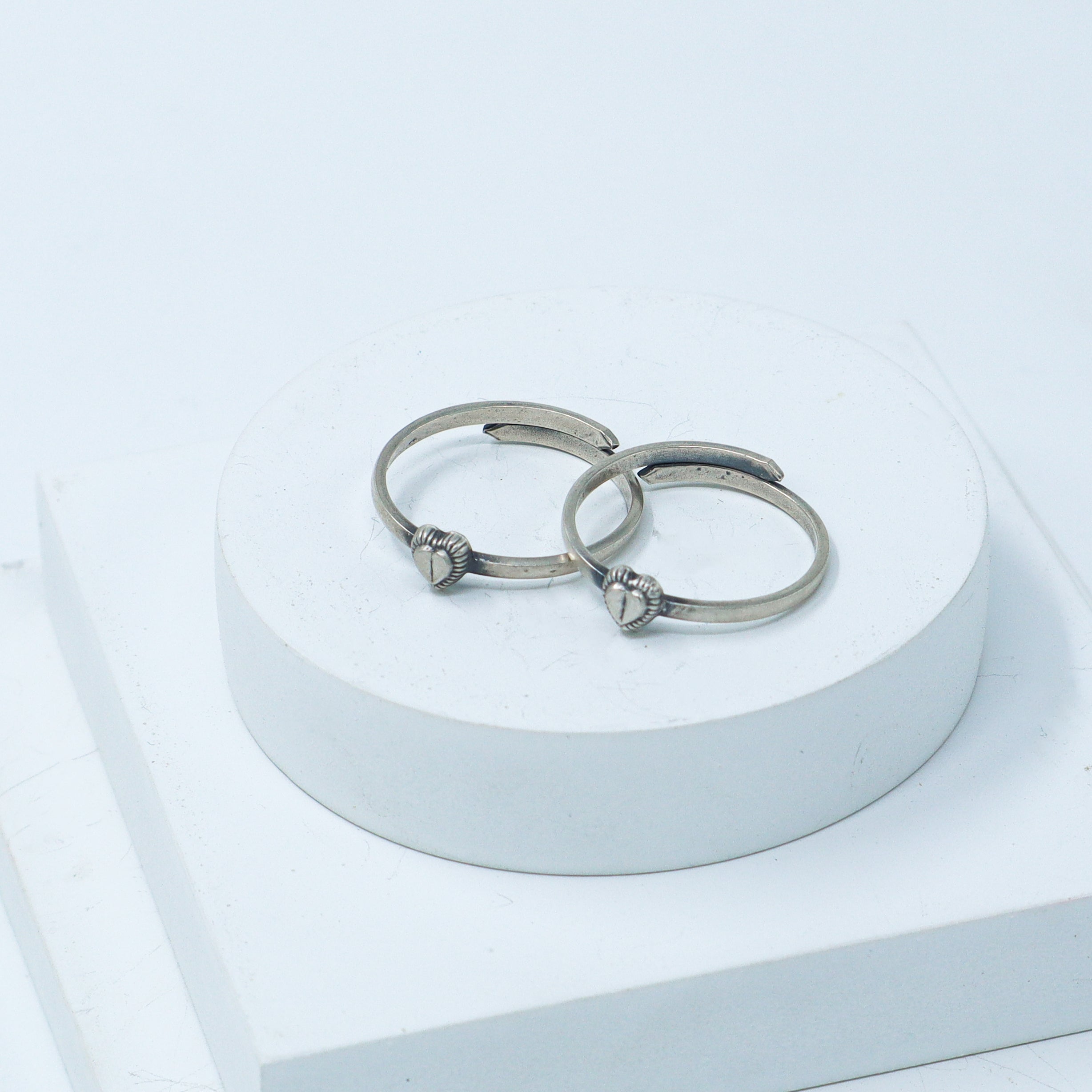 Tiny Silver Adjustable Toe ring (Double Heart)