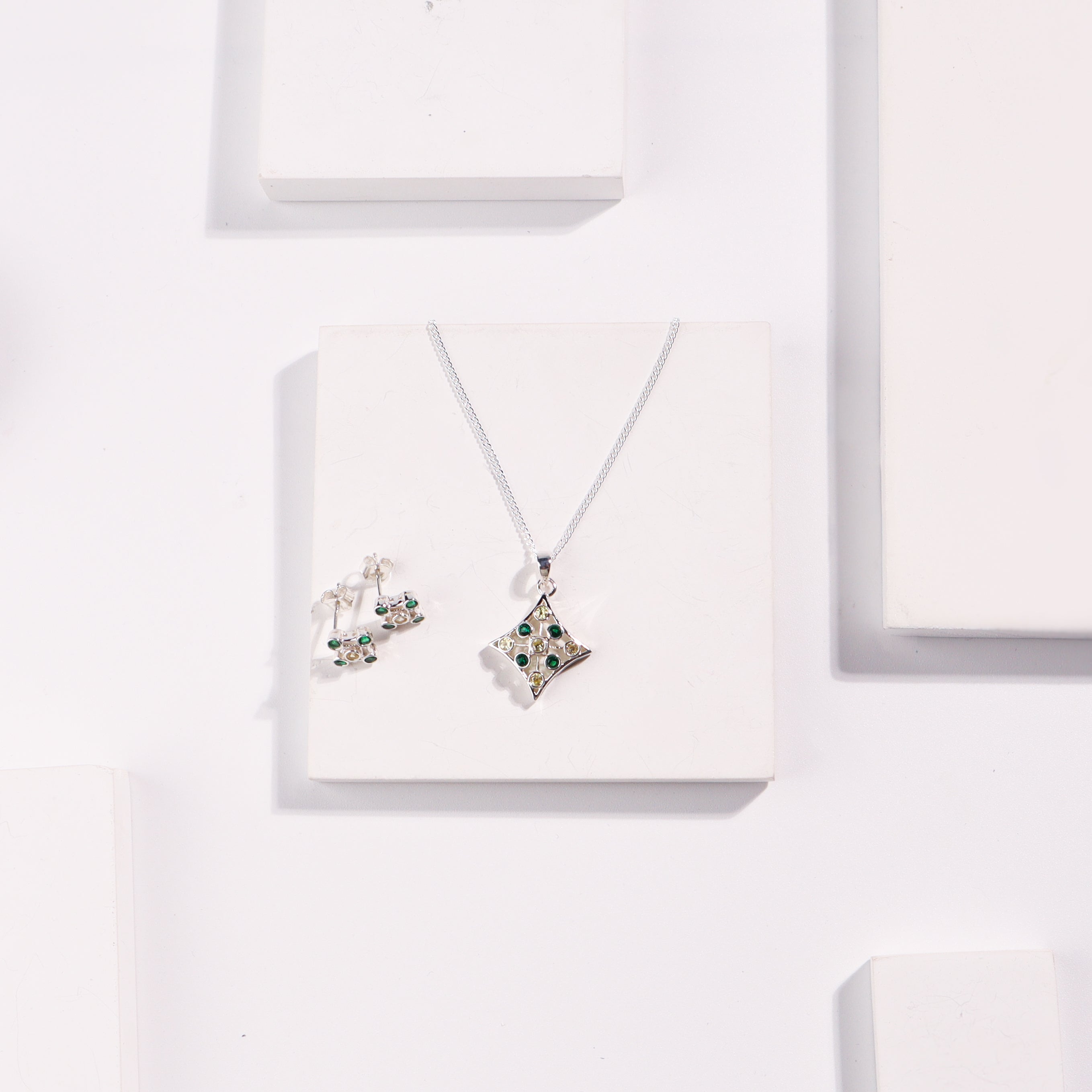Silver Lush Twinkle Set (without Chian)