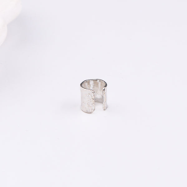 Unisex Hammered Earcuff in Silver