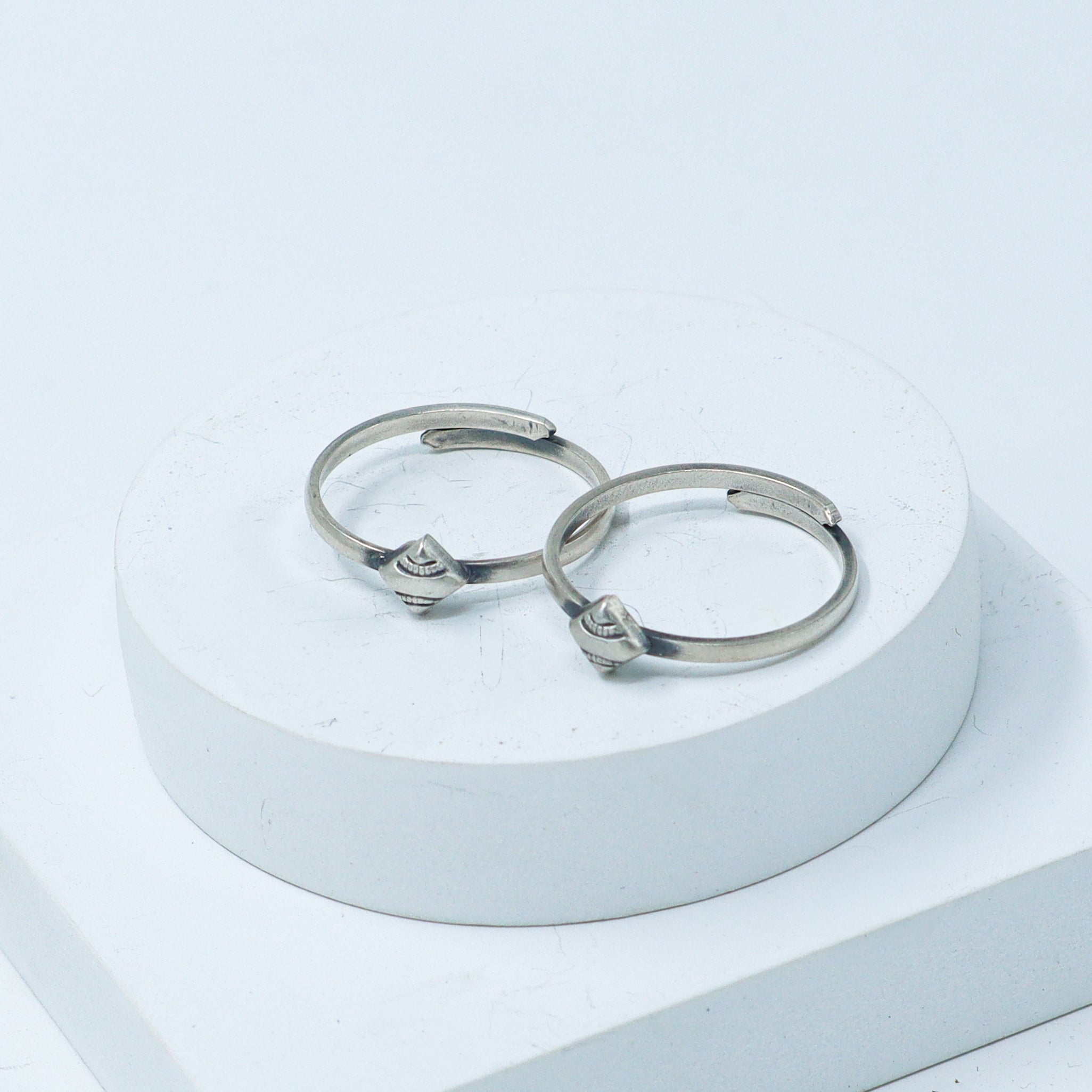 Silver Adjustable Toe ring (Textured diamond)