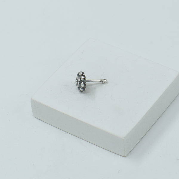 Silver Tiny Flower Nose pin