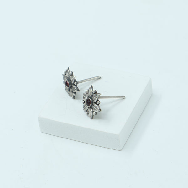 Silver Leafy Flower Stud (6 Petaled Flower) | 92.5 Silver