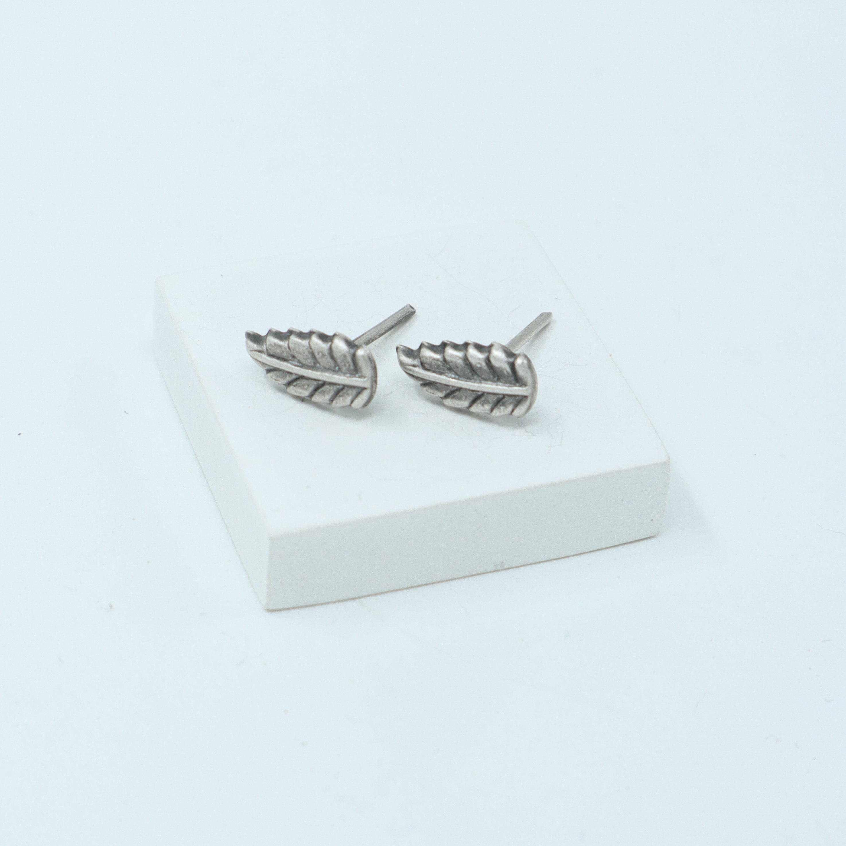 Silver Leafy Stud