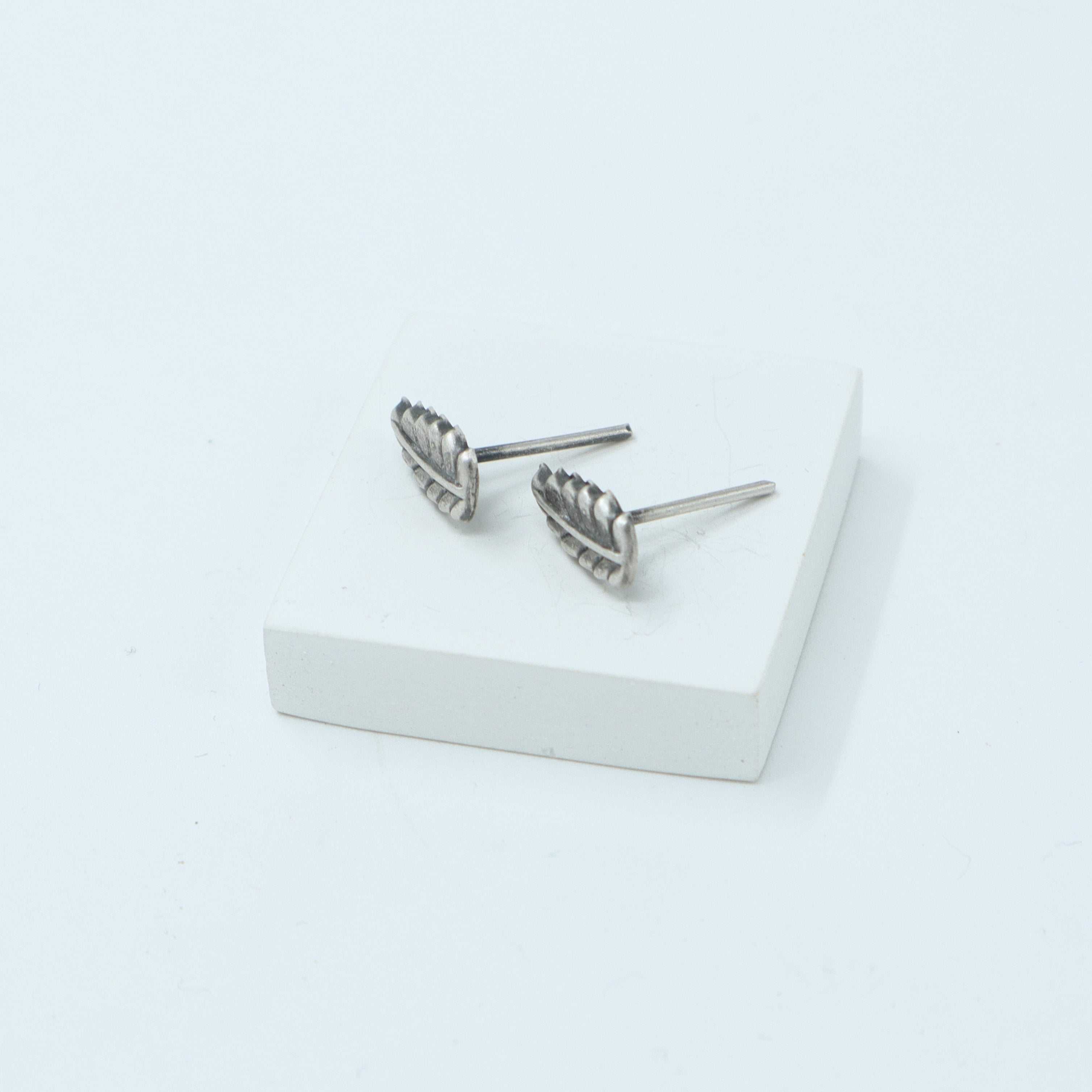 Silver Leafy Stud