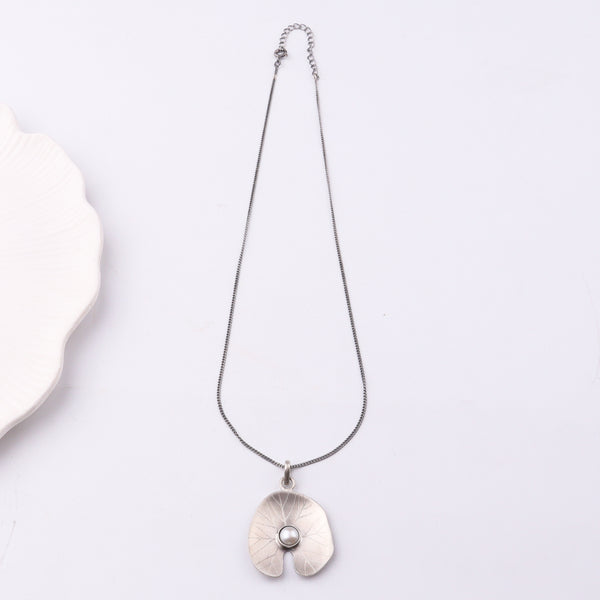 Saroj-Parna Silver Pendant (Small)