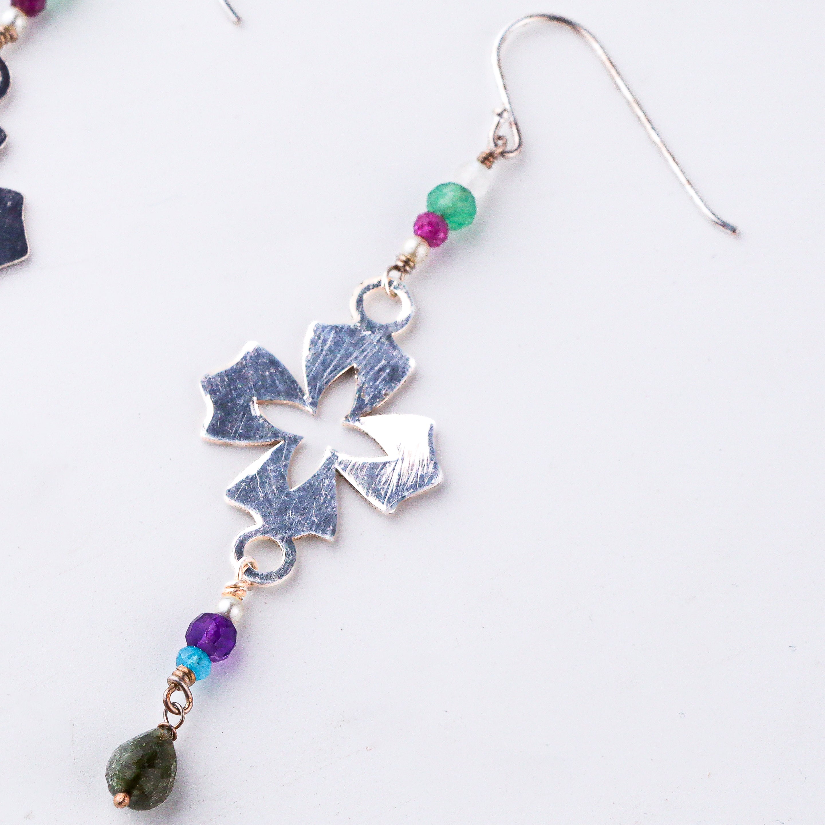 Silver Filigree Dangler Earring with Multicolor Stones