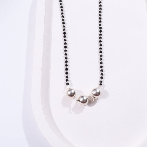 Classic Sarmanee Mangalsutra Small