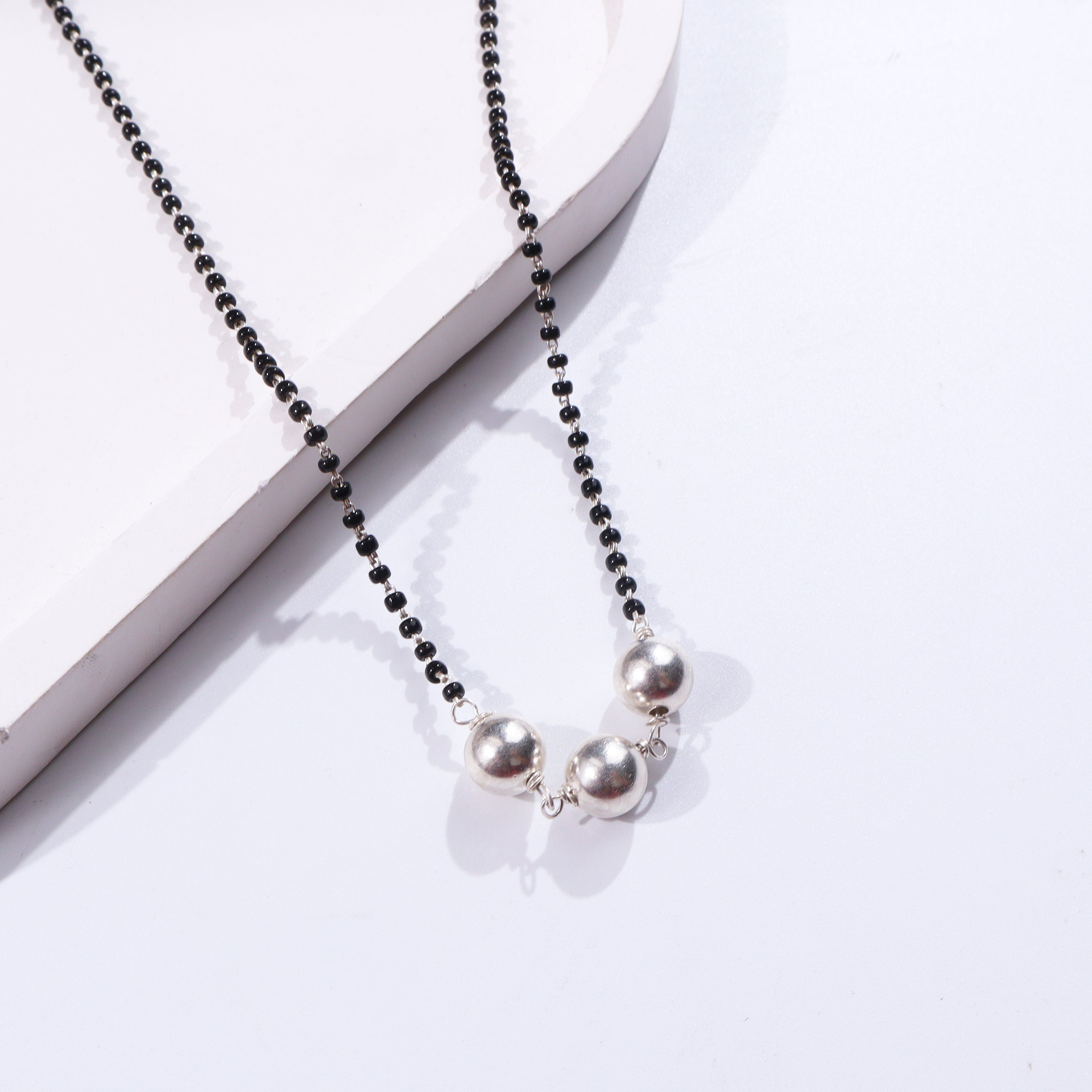 Classic Sarmanee Mangalsutra Small