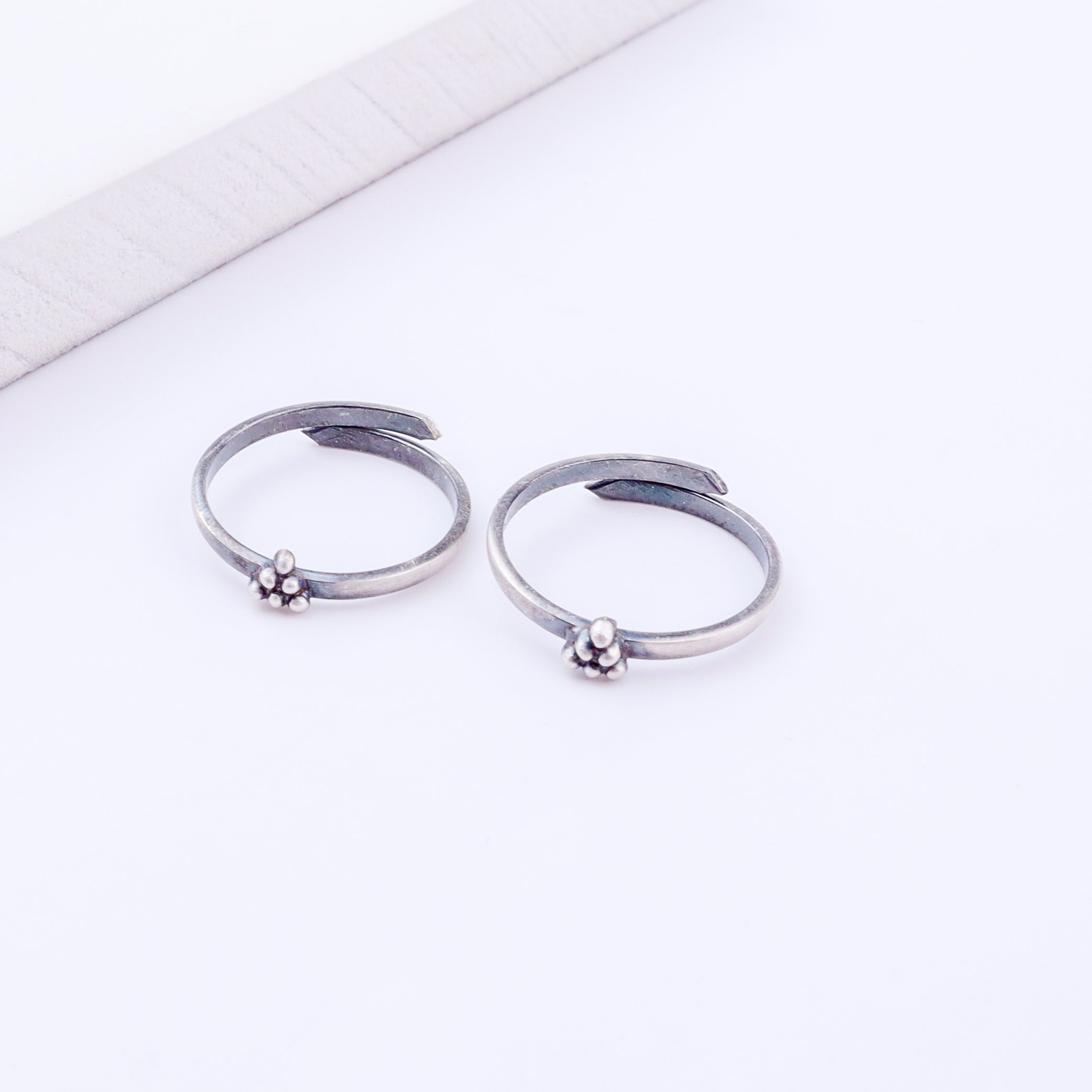 Tiny Silver Adjustable Pyramid Toe Ring