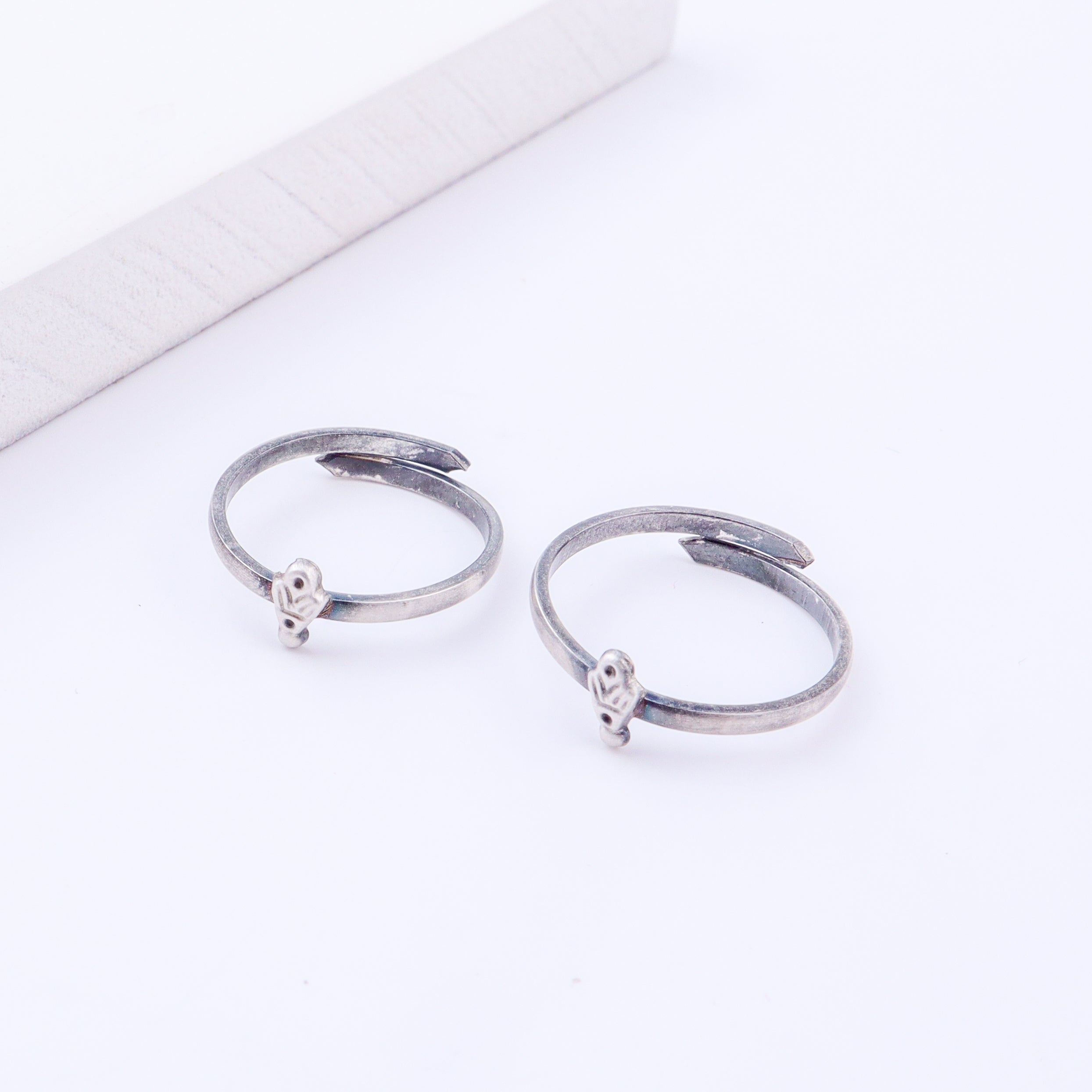 Tiny Silver Adjustable Leaf Toe Ring