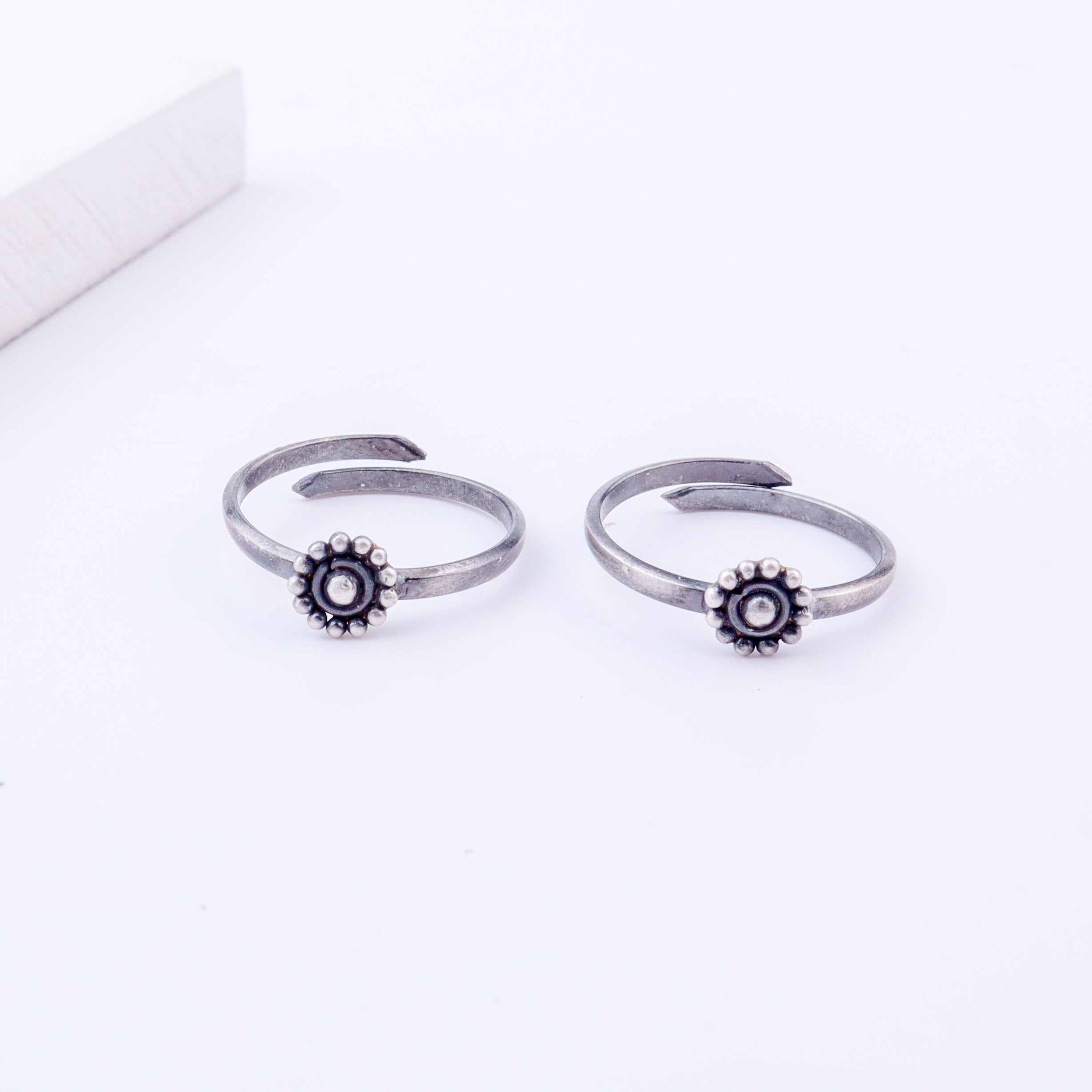 Tiny Silver Adjustable Dotted Circle Toe Ring