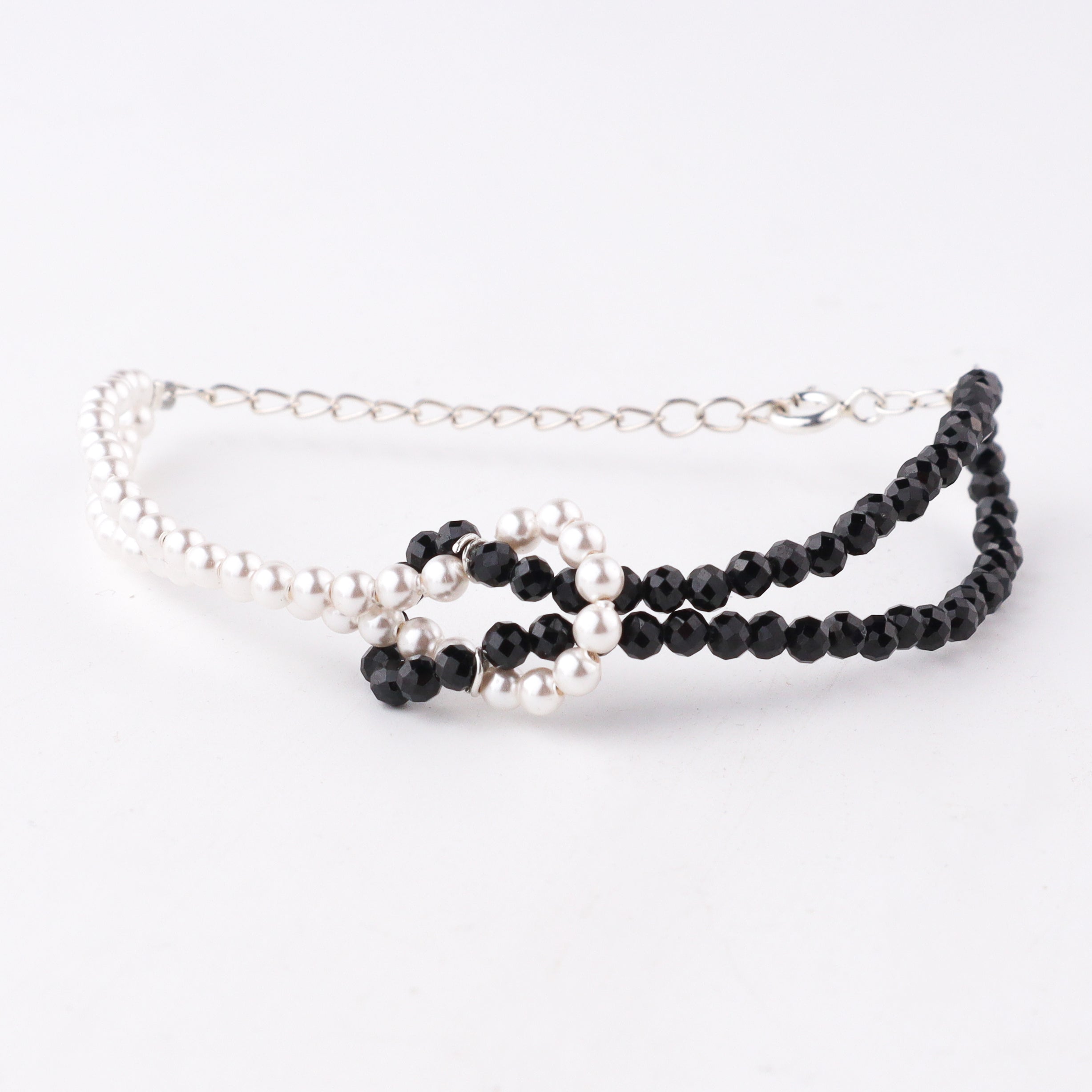 Minimal black spinel pearl bracelet design