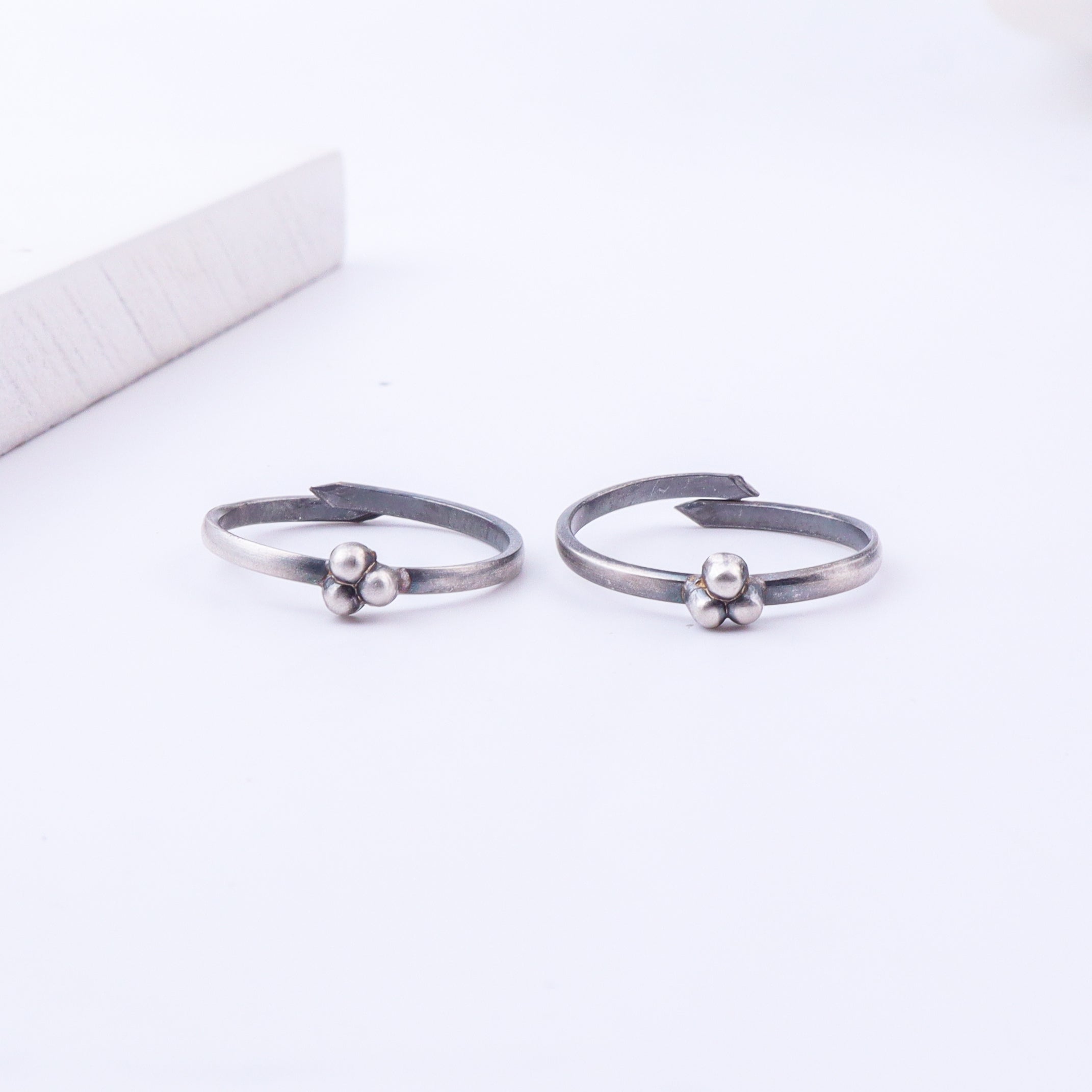 Tiny Silver Adjustable Dotted Toe Ring